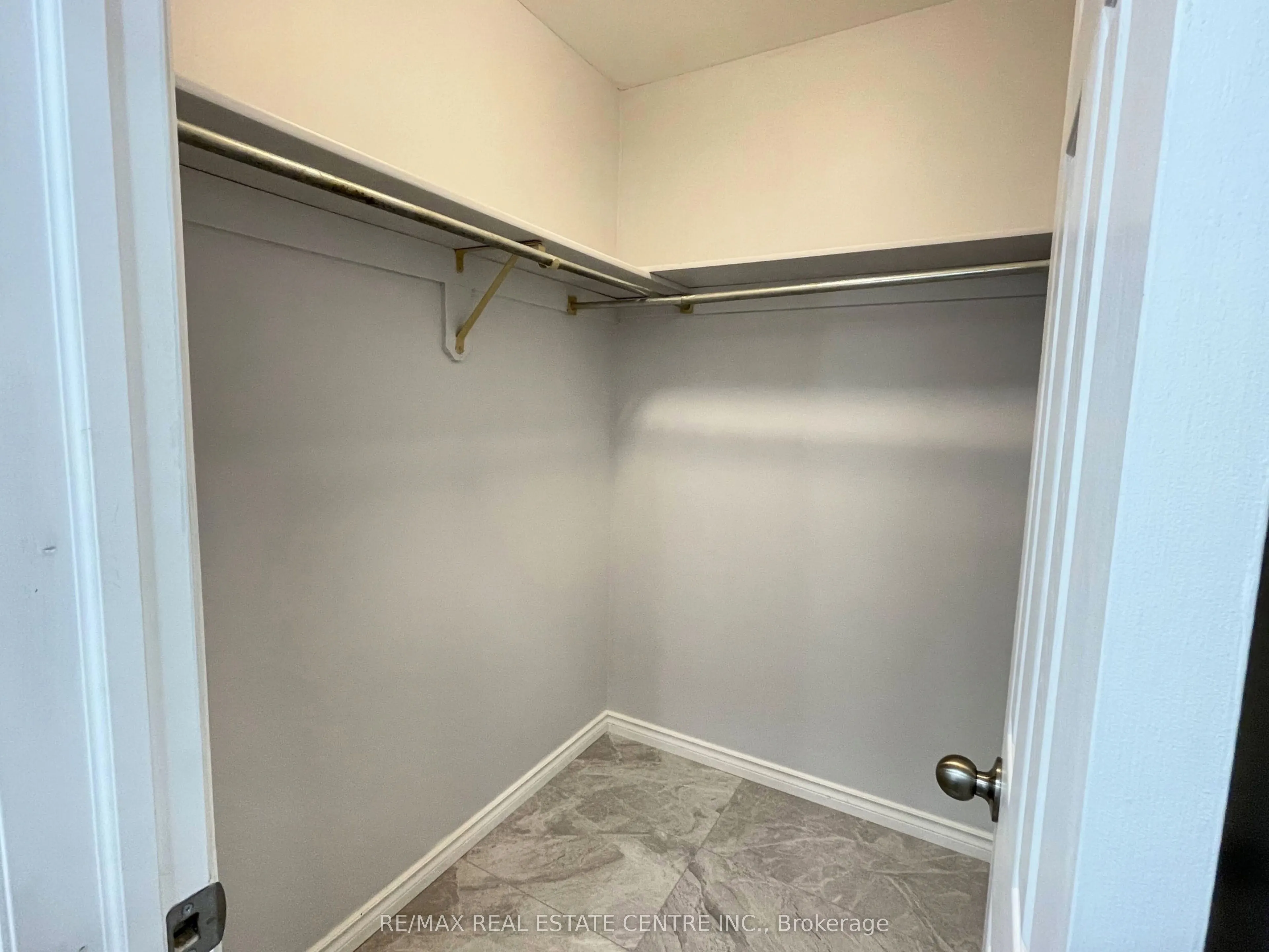 5965 Crimson Drive, #UPPER LEVEL