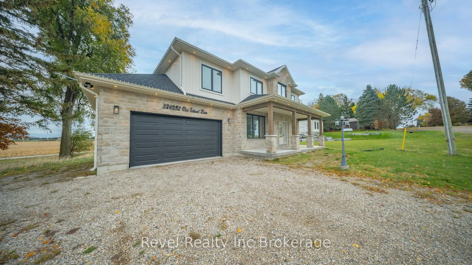 574252 Old School Line