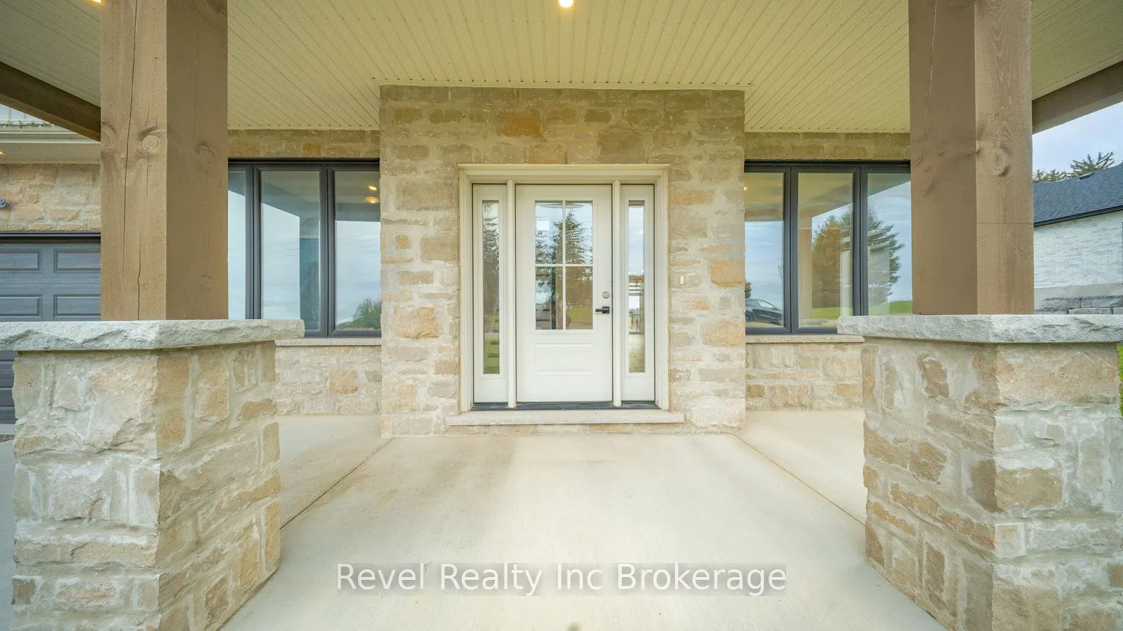 574252 Old School Line