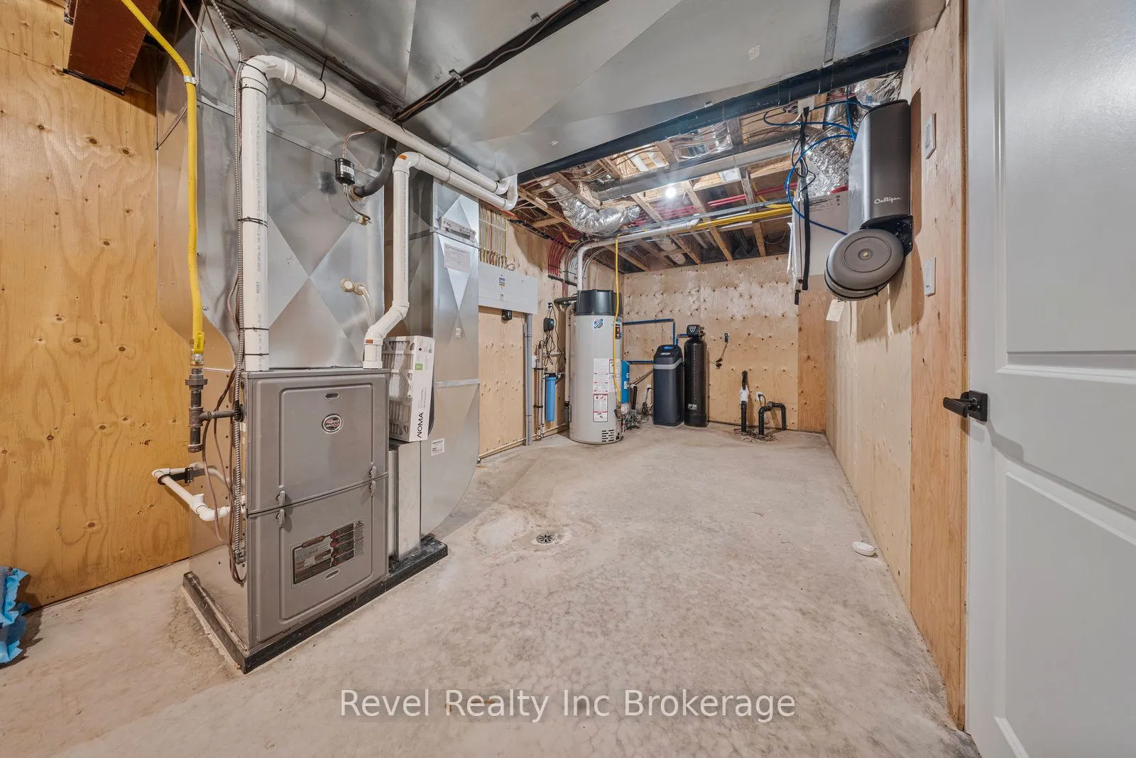 574252 Old School Line