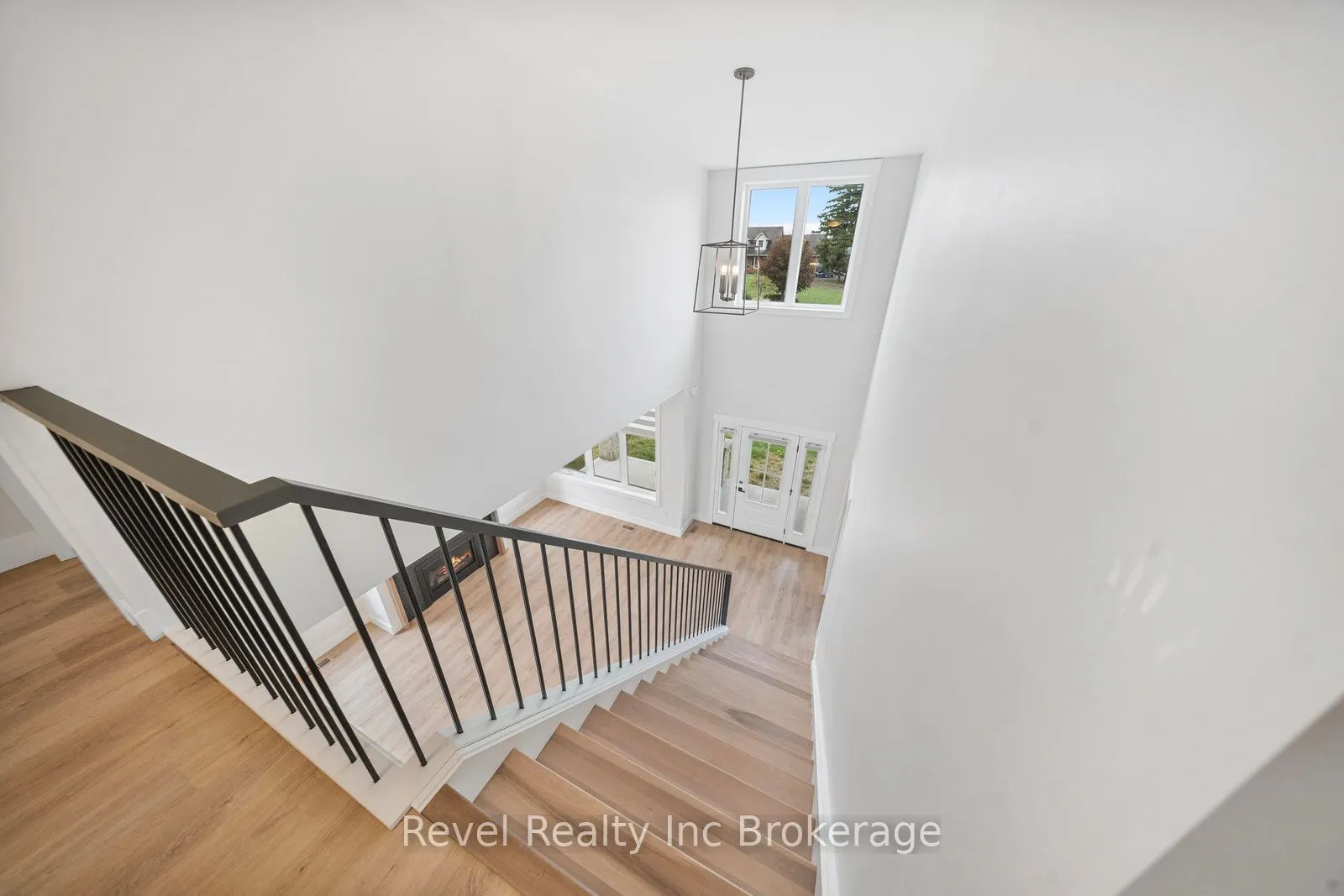 574252 Old School Line