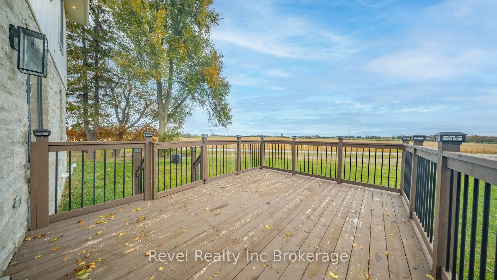 574252 Old School Line