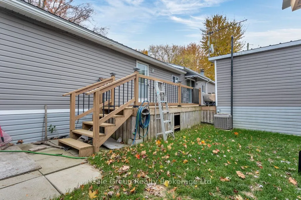 596101 Hwy 59 Tropicana #15 Crescent E