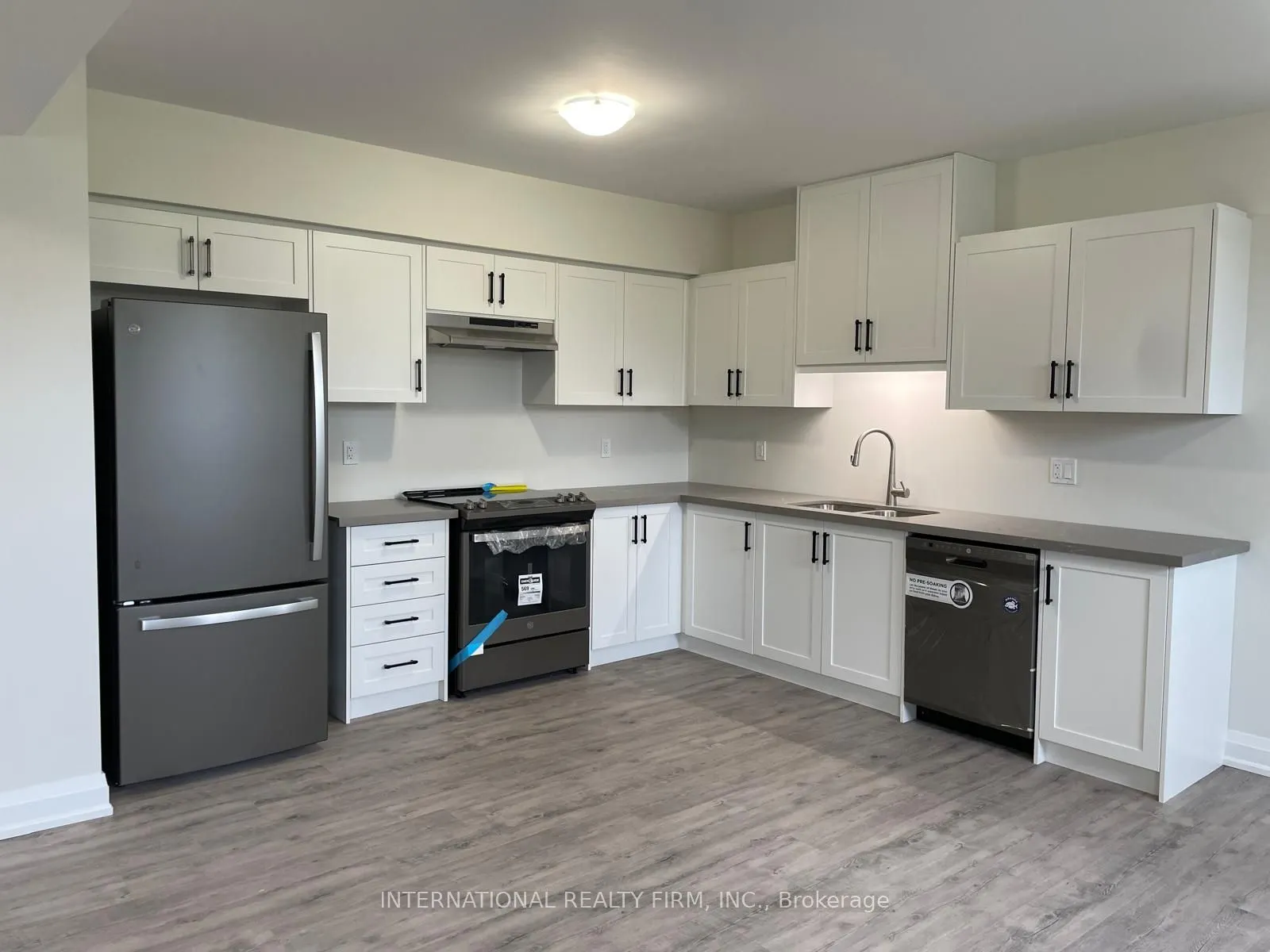 184 Sanderling Crescent, #B