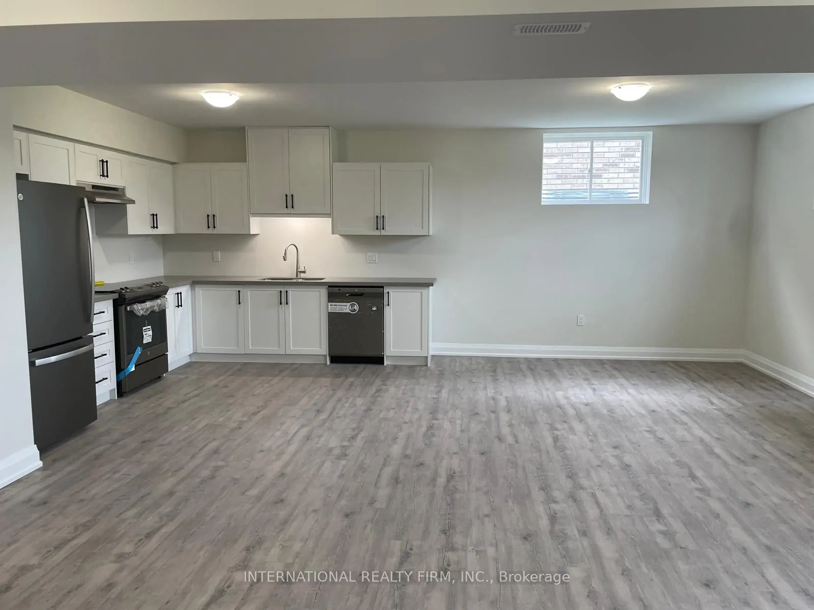 184 Sanderling Crescent, #B