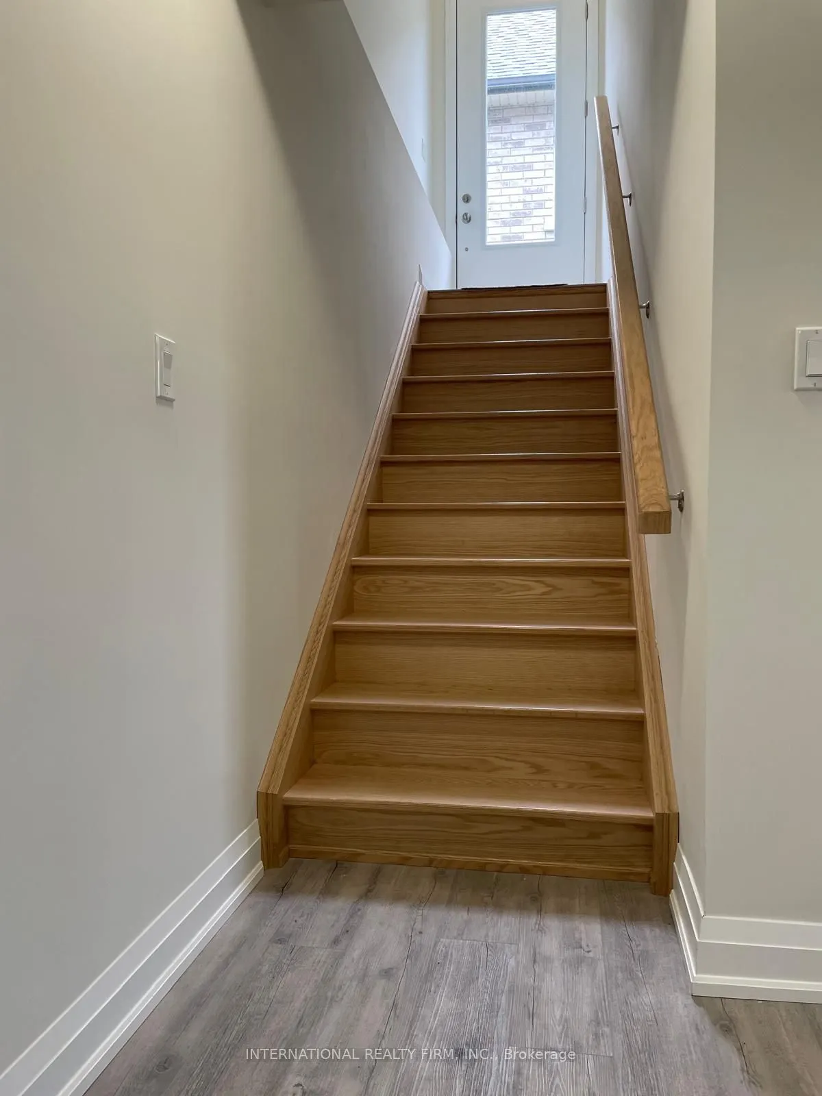 184 Sanderling Crescent, #B