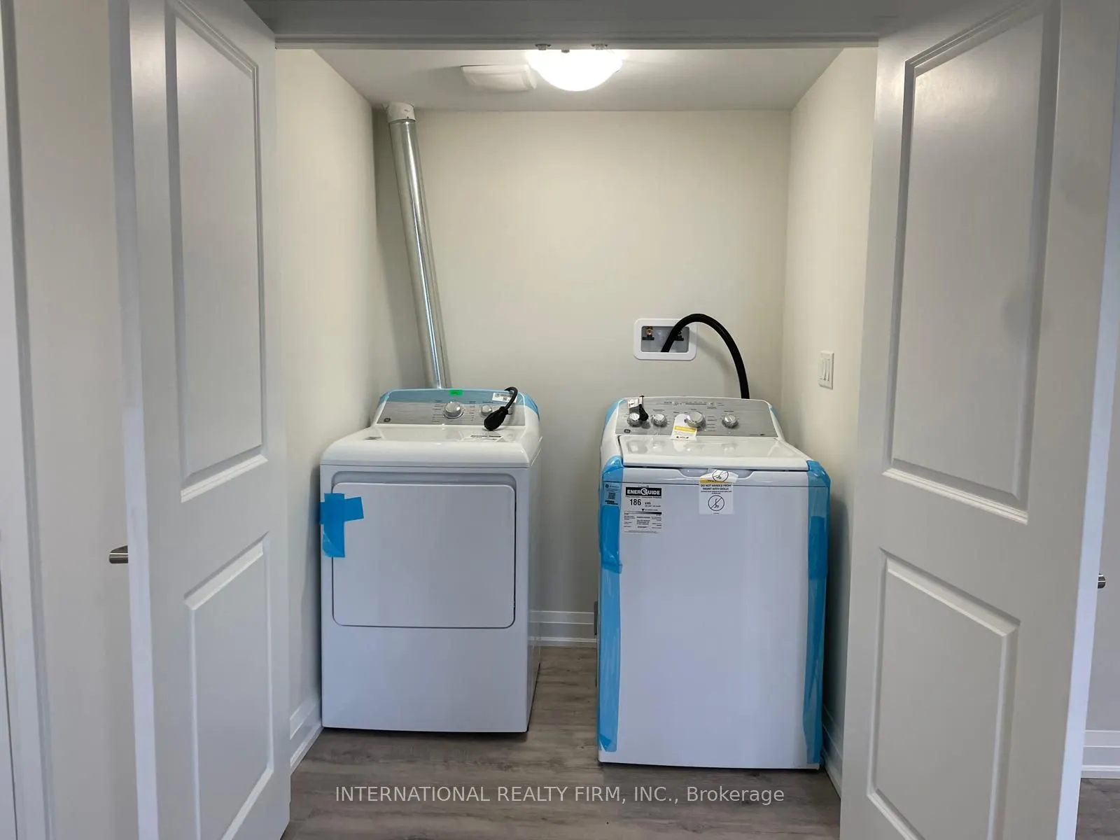 184 Sanderling Crescent, #B