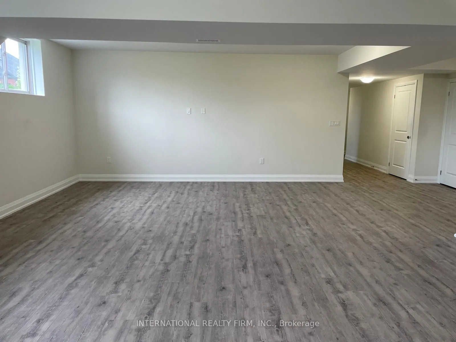 184 Sanderling Crescent, #B