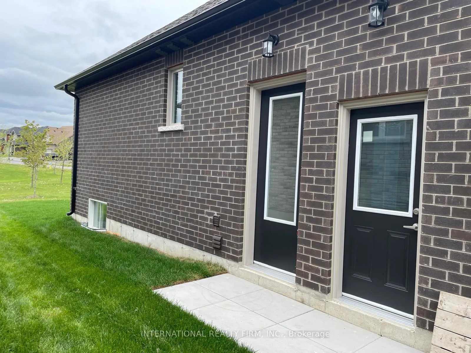 184 Sanderling Crescent, #B