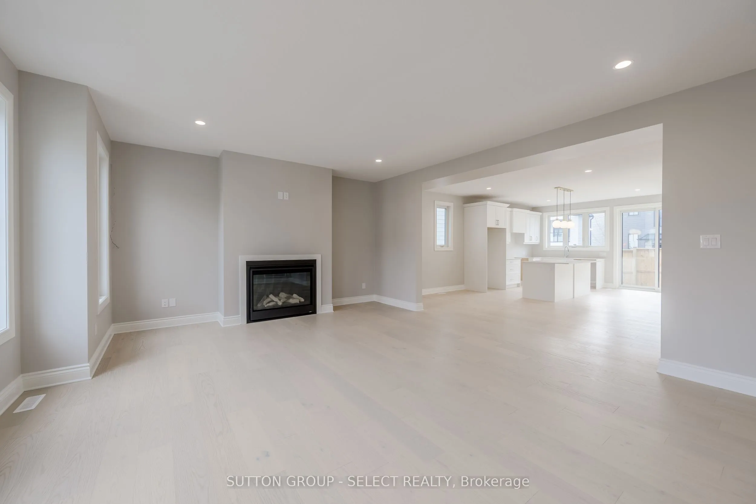 2835 Sheffield Place, #9