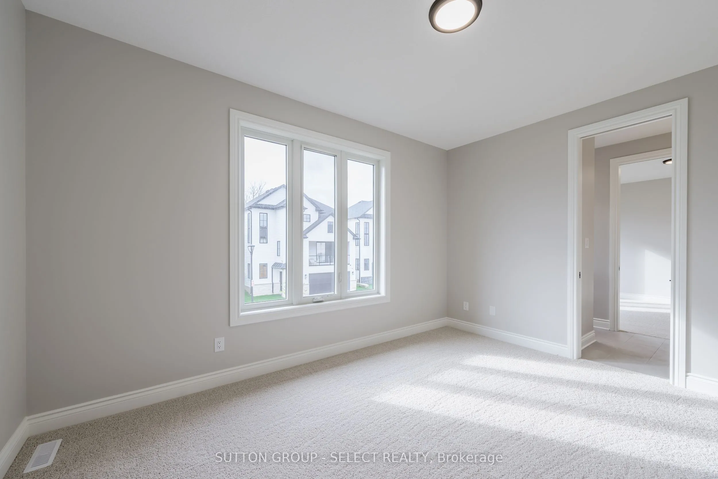 2835 Sheffield Place, #9