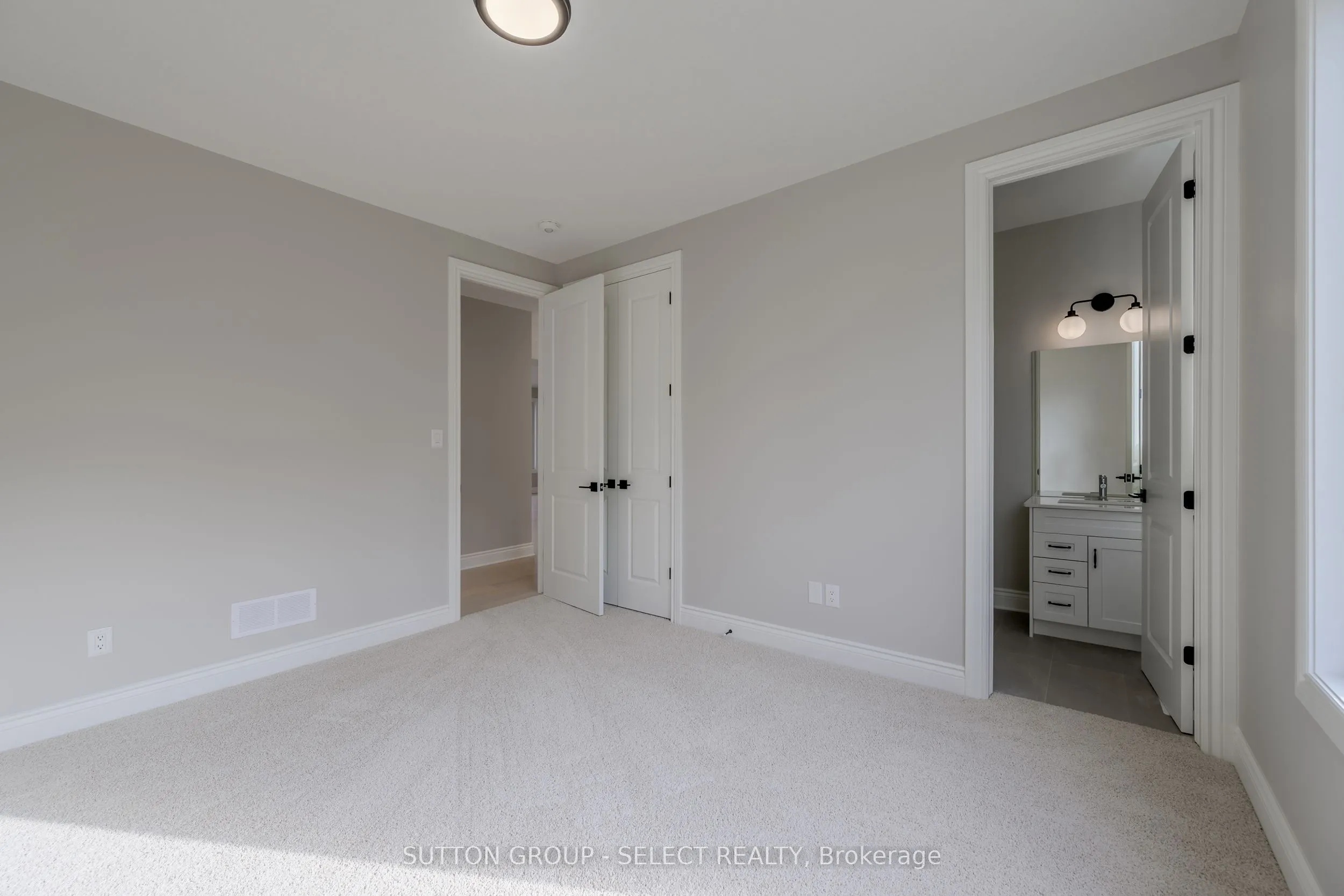 2835 Sheffield Place, #9