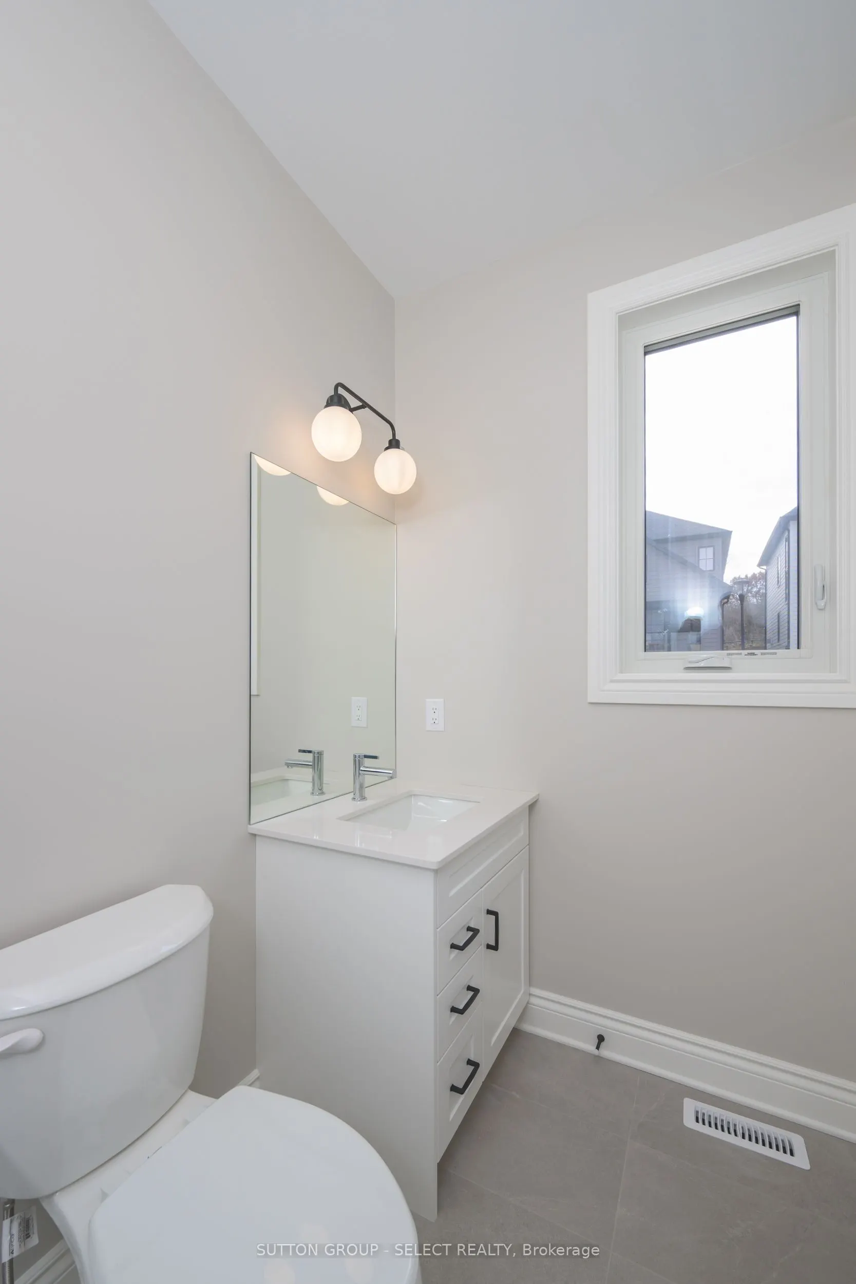 2835 Sheffield Place, #9