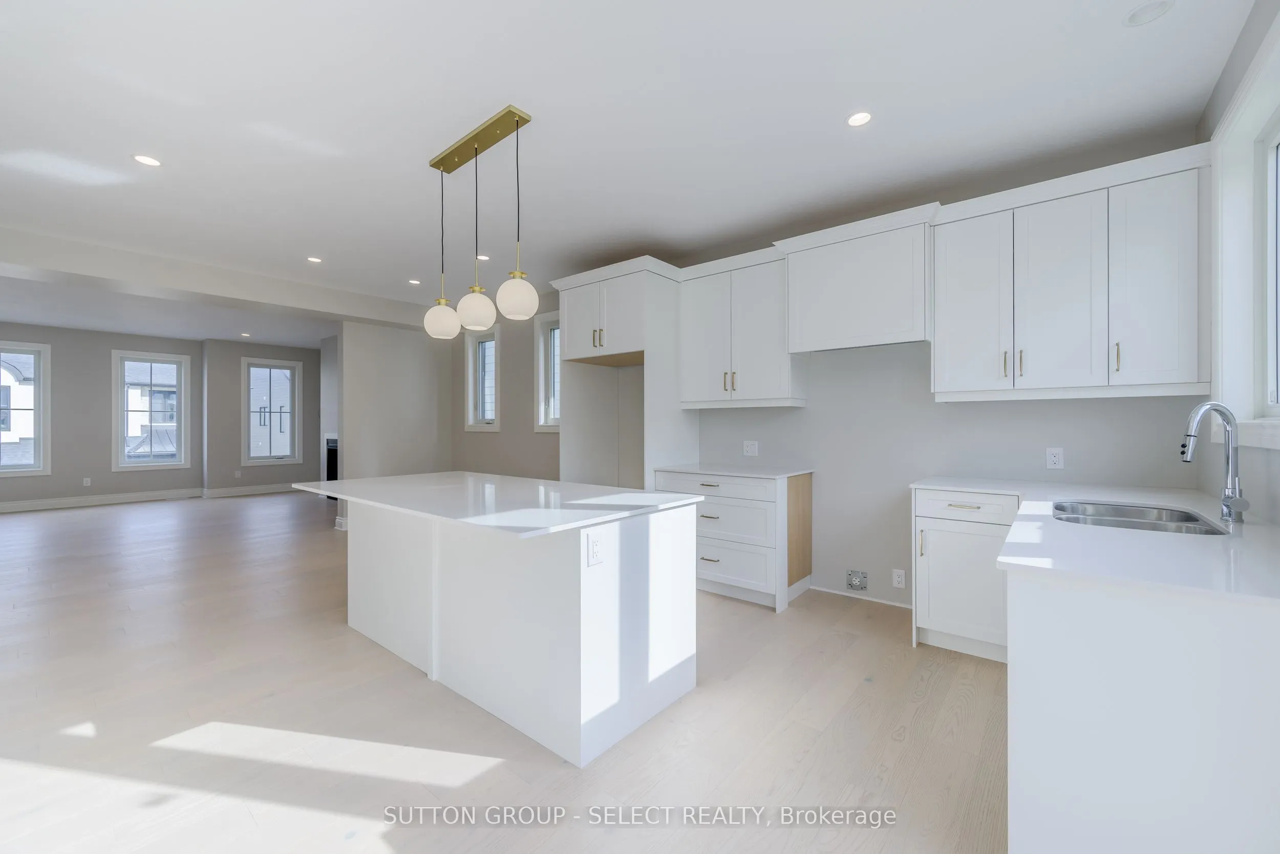 2835 Sheffield Place, #9