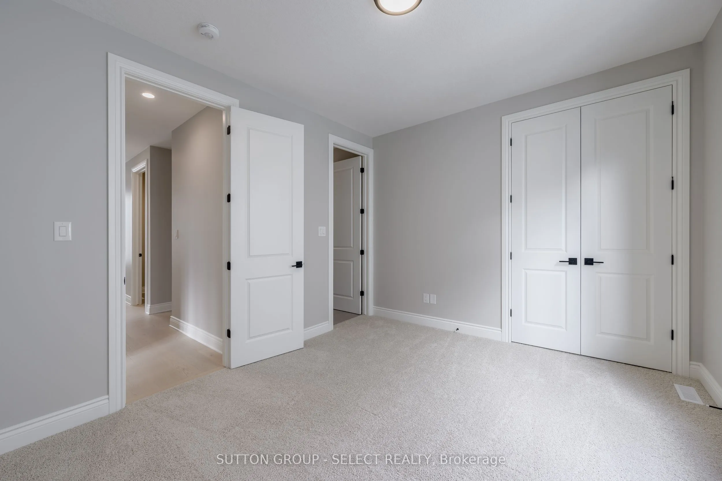 2835 Sheffield Place, #9