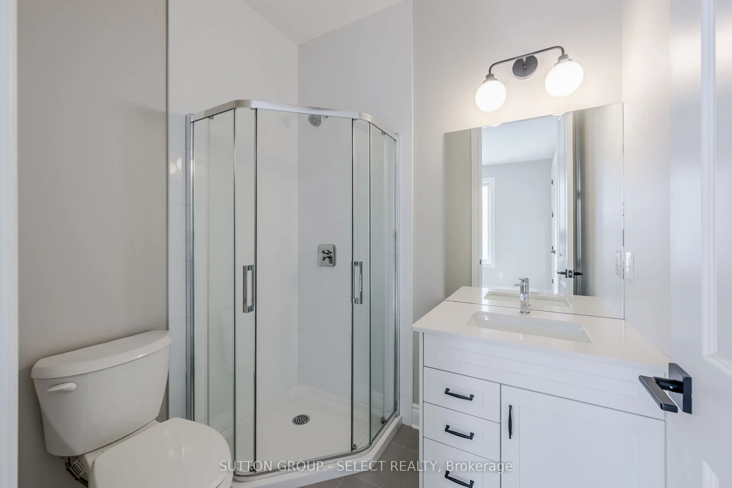 2835 Sheffield Place, #9