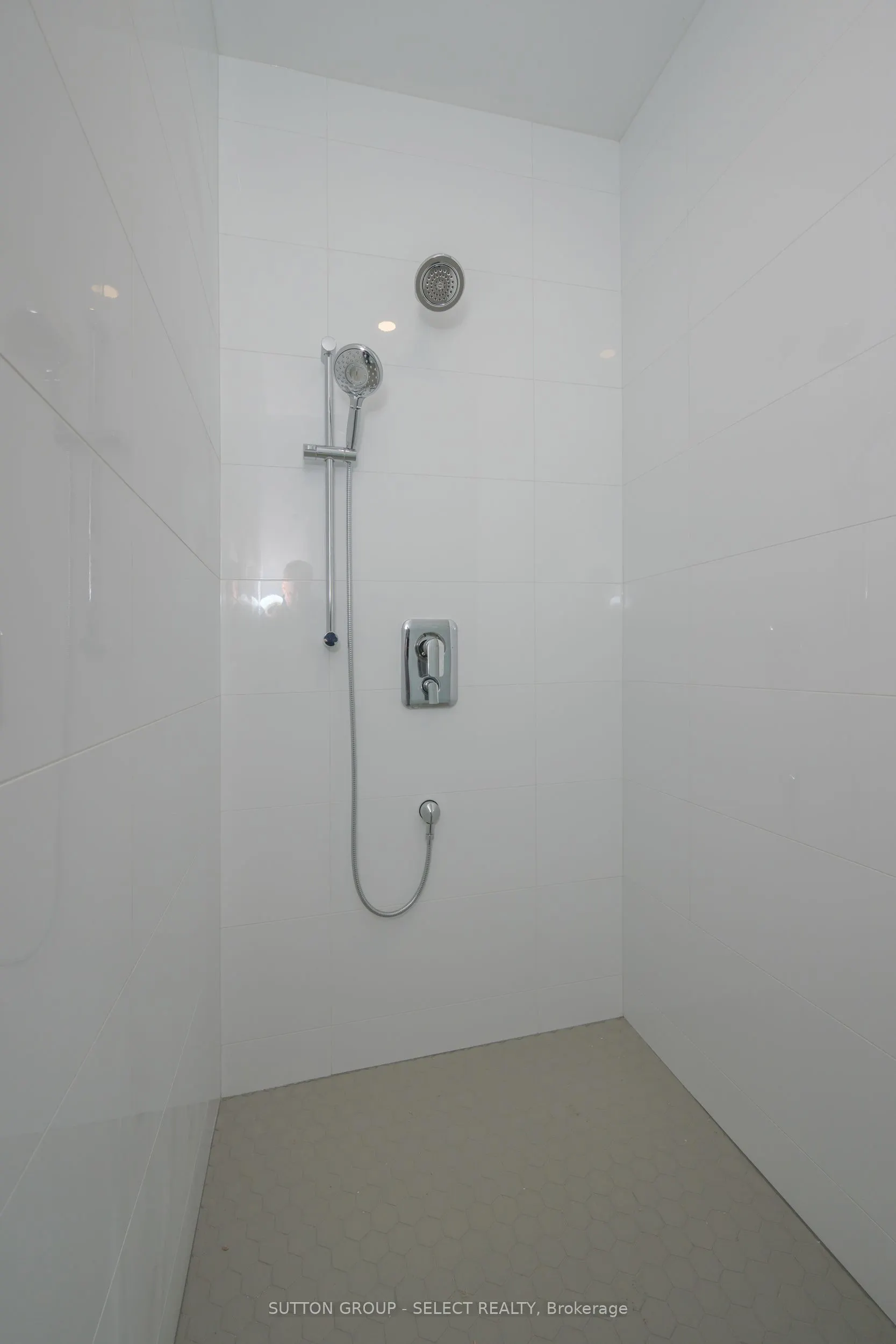 2835 Sheffield Place, #9