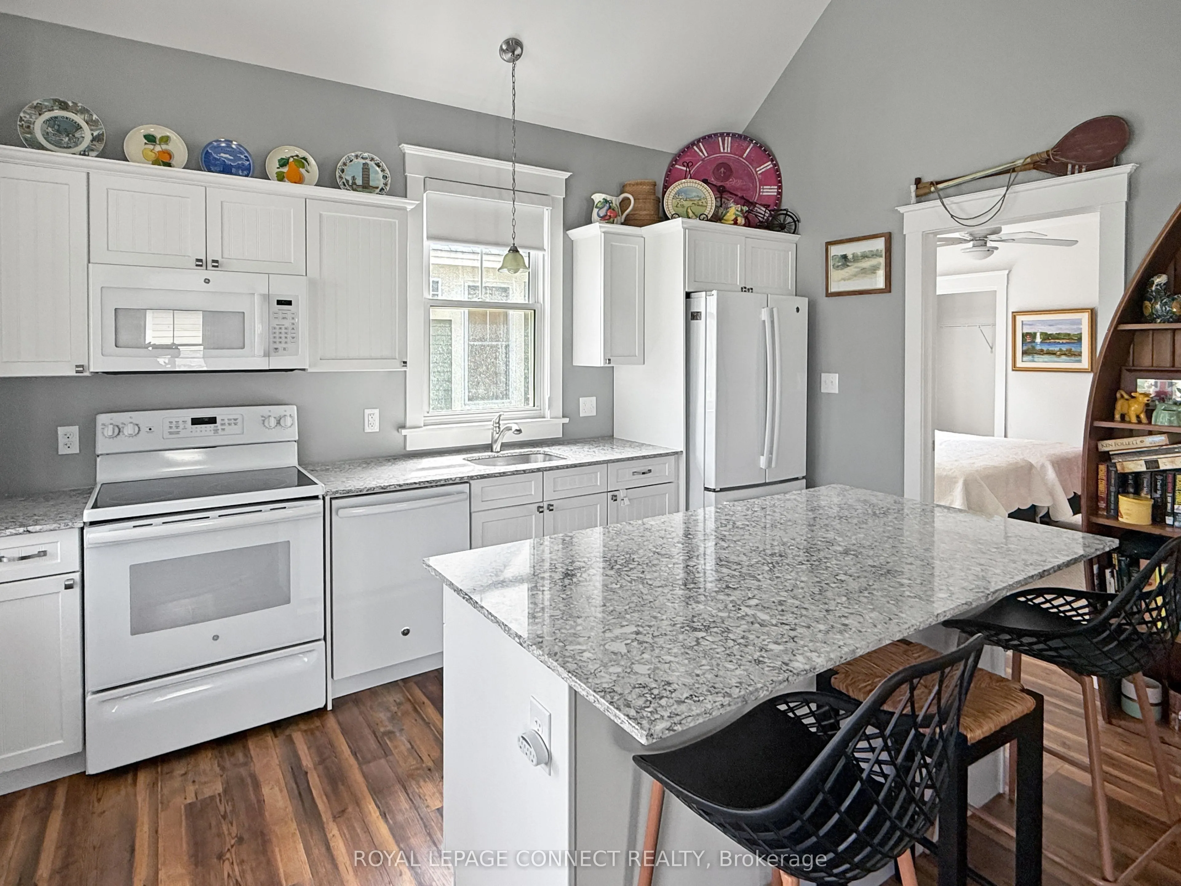 17 Hollow Lane, #222