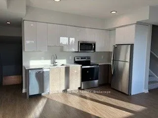 708 Woolwich Street, #112