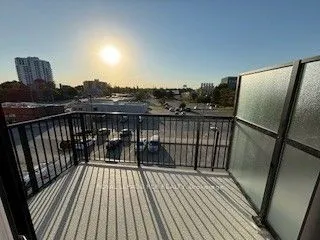 708 Woolwich Street, #112