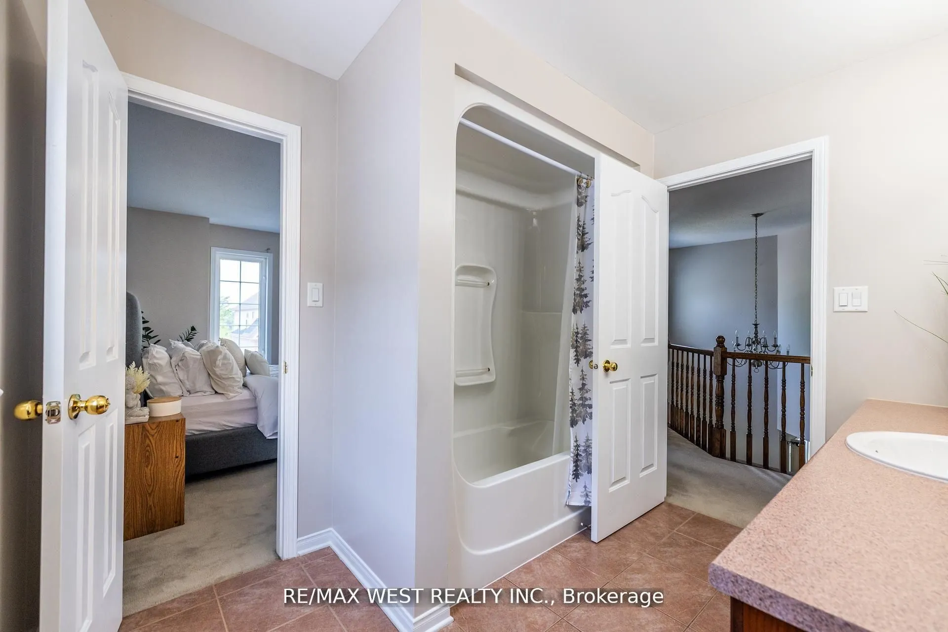 214 Castlegarth Crescent