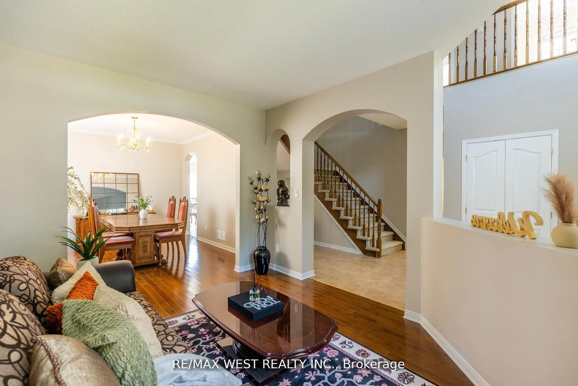 214 Castlegarth Crescent