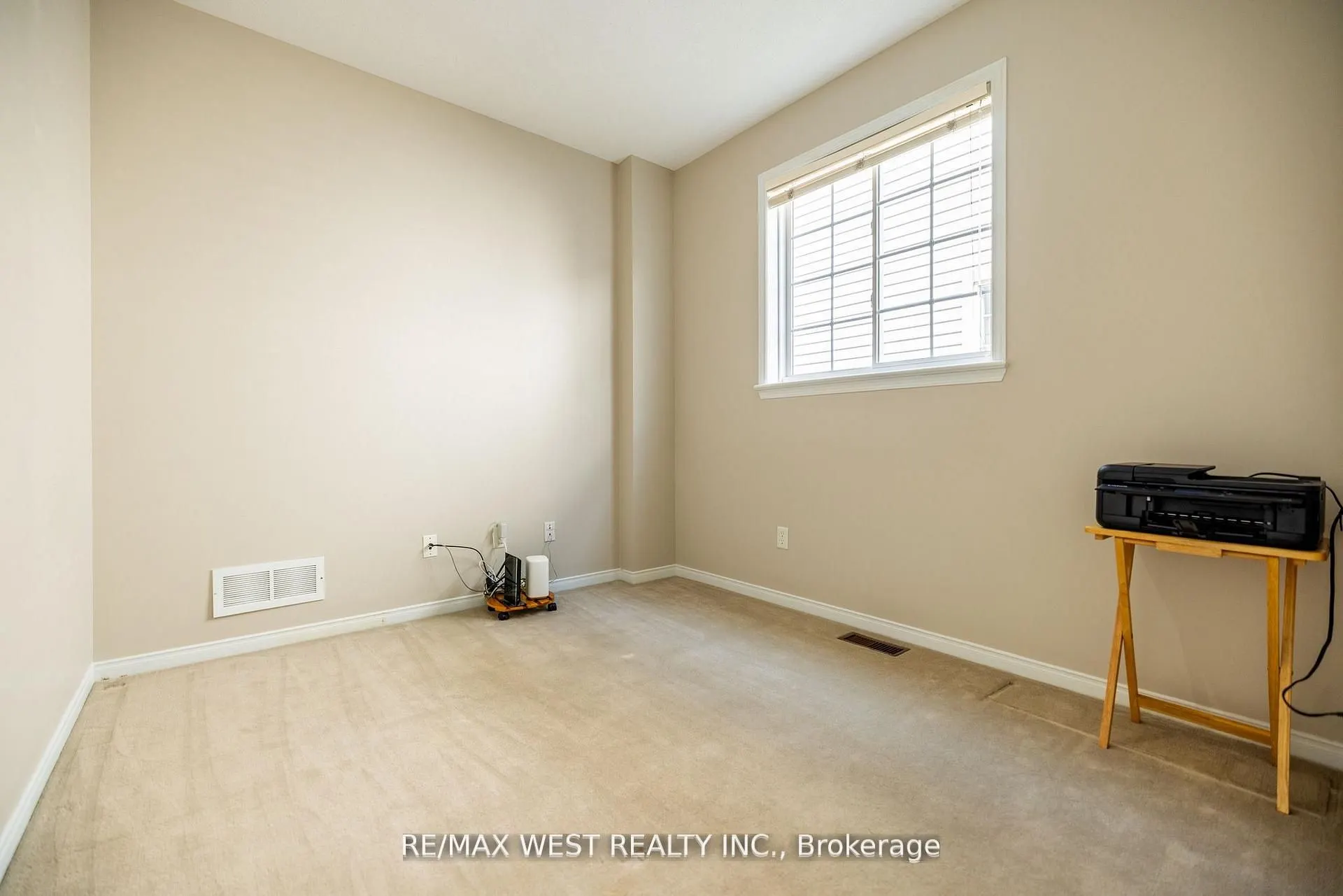 214 Castlegarth Crescent