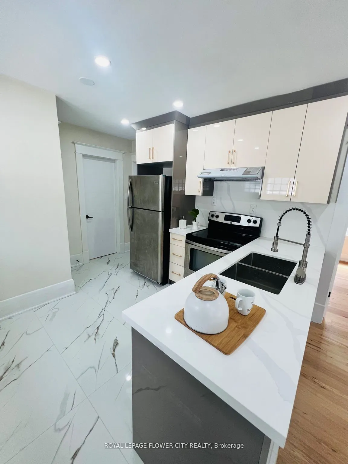 346 Wharncliffe Road S