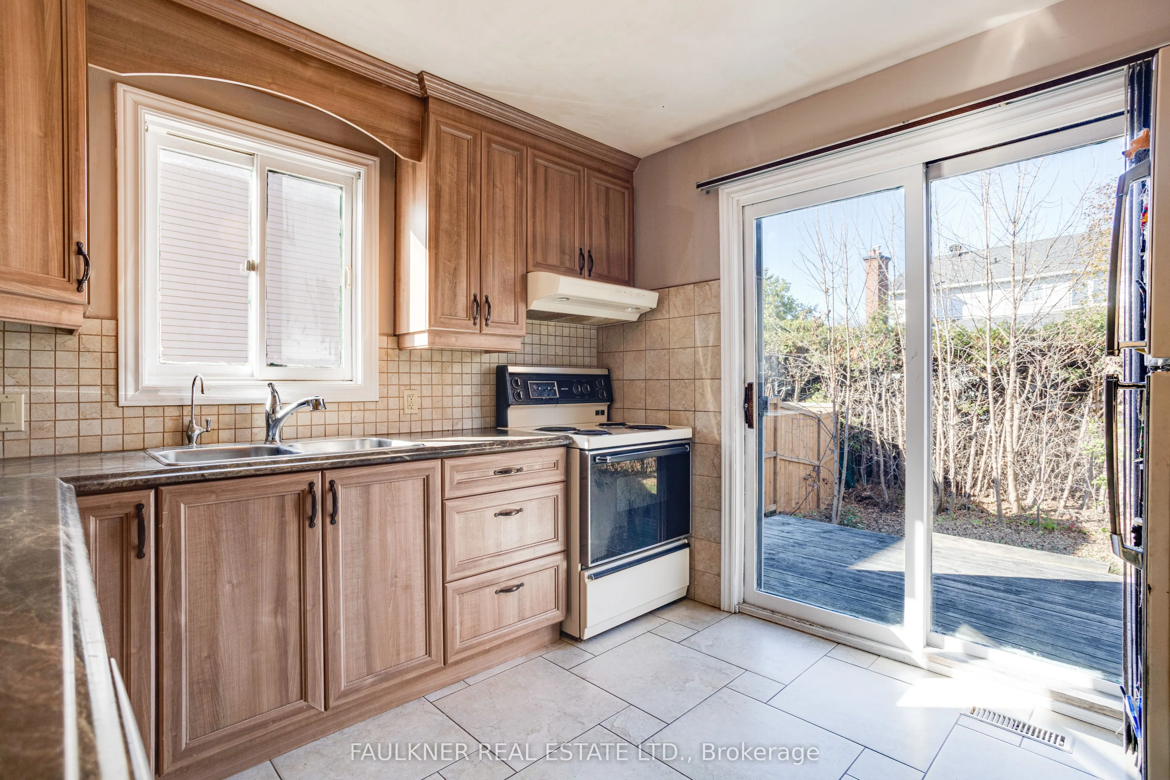 1807 Brousseau Crescent