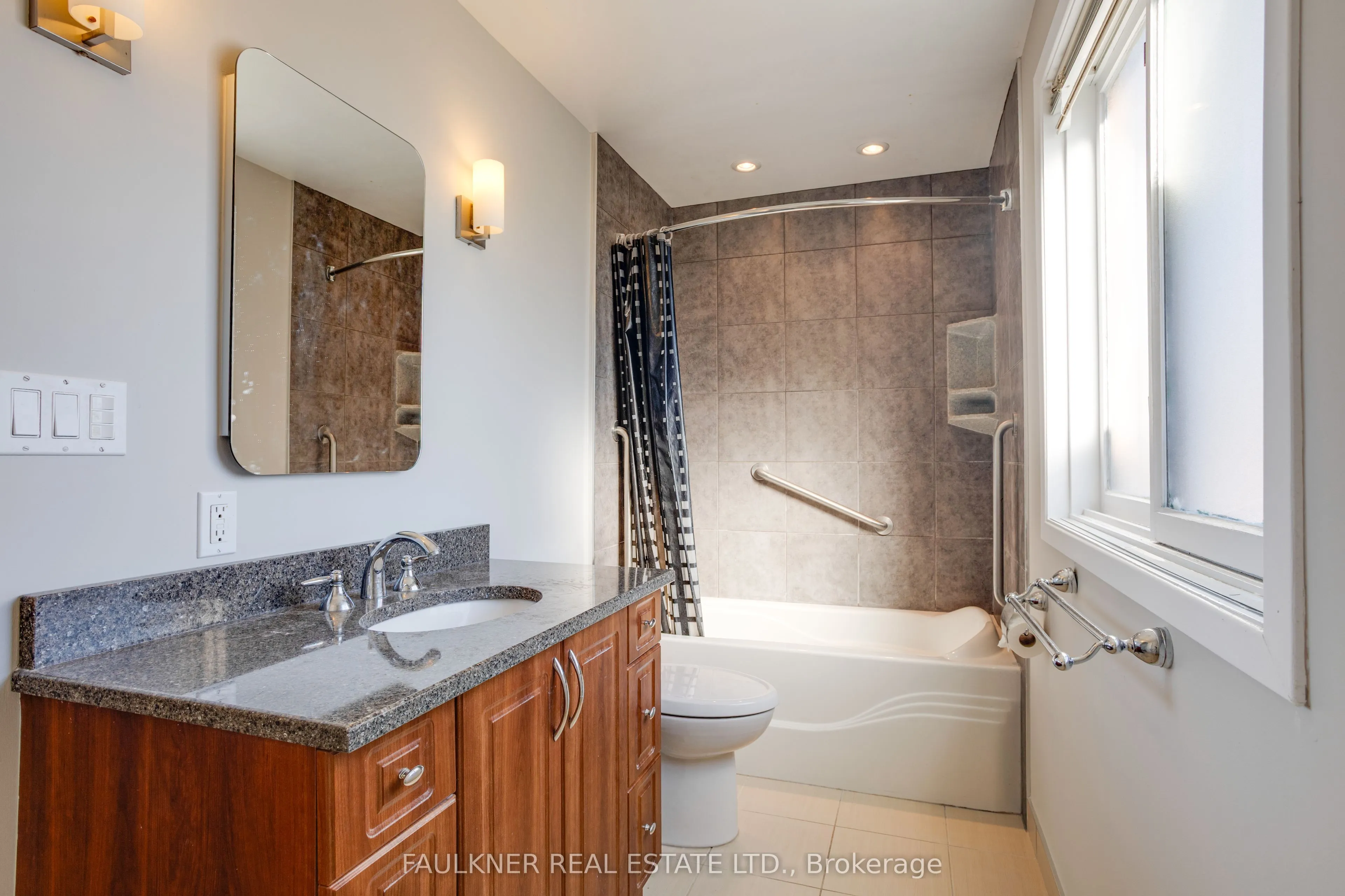 1807 Brousseau Crescent