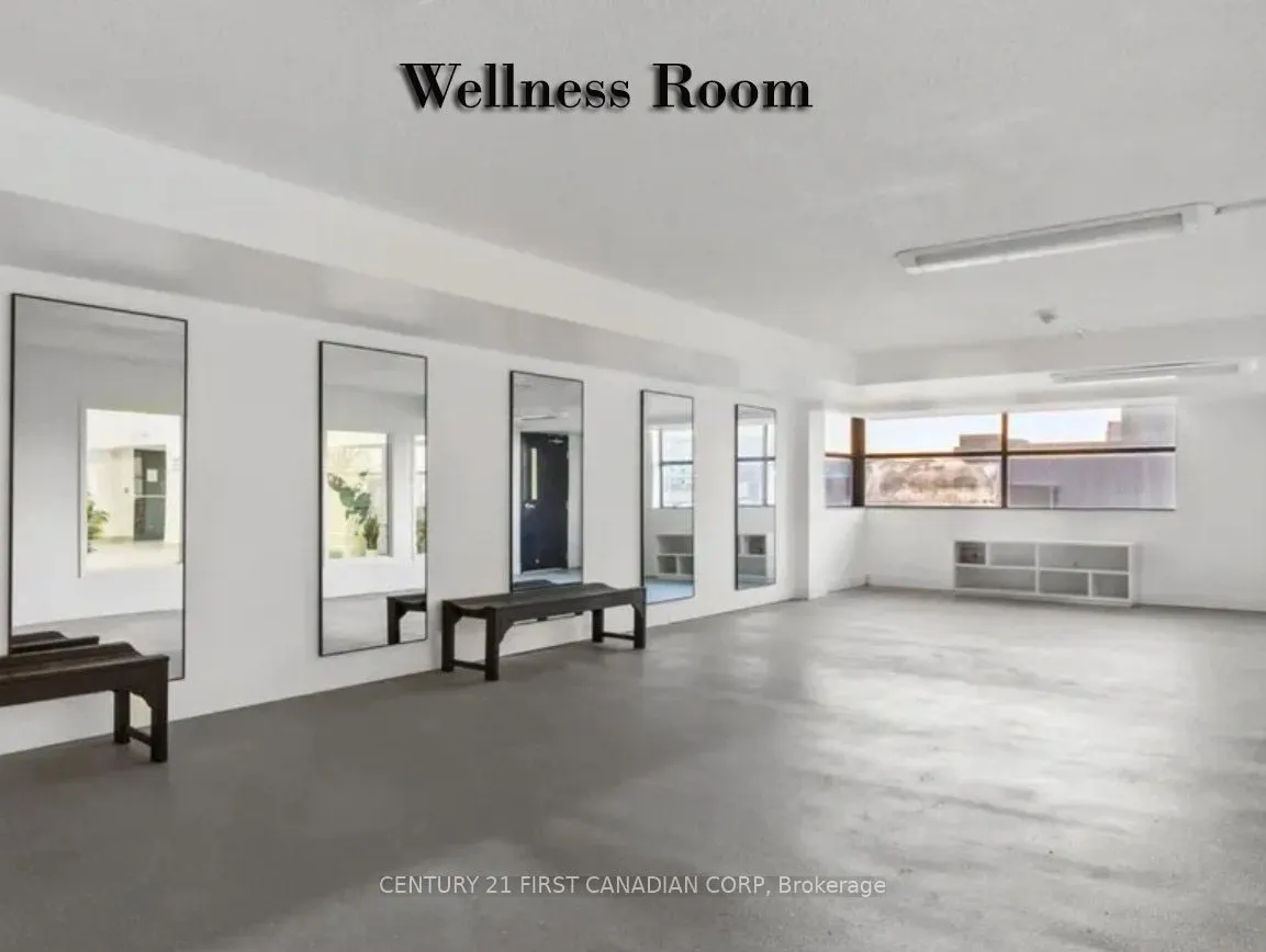 389 Dundas Street S, #2405