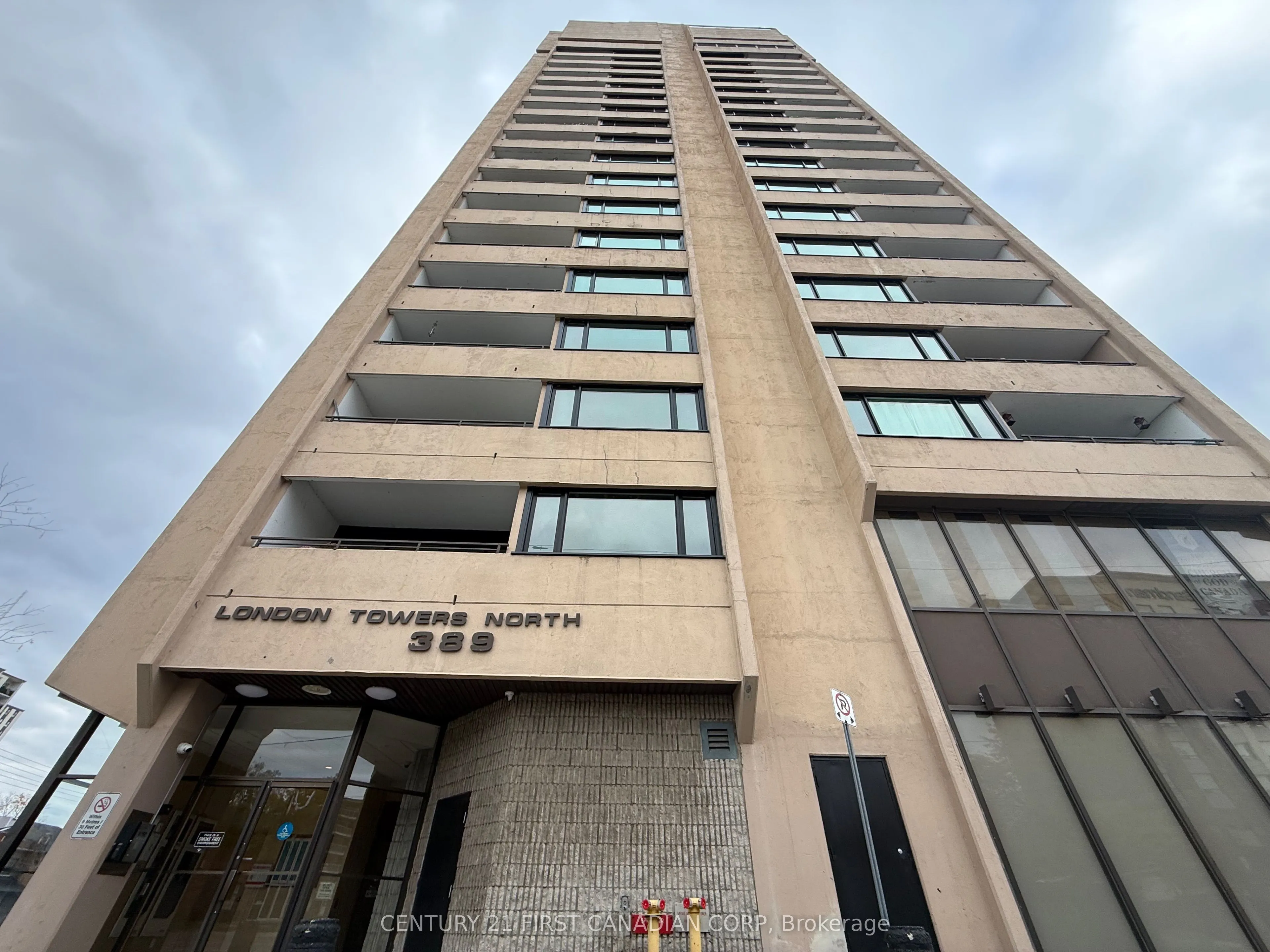 389 Dundas Street S, #2405