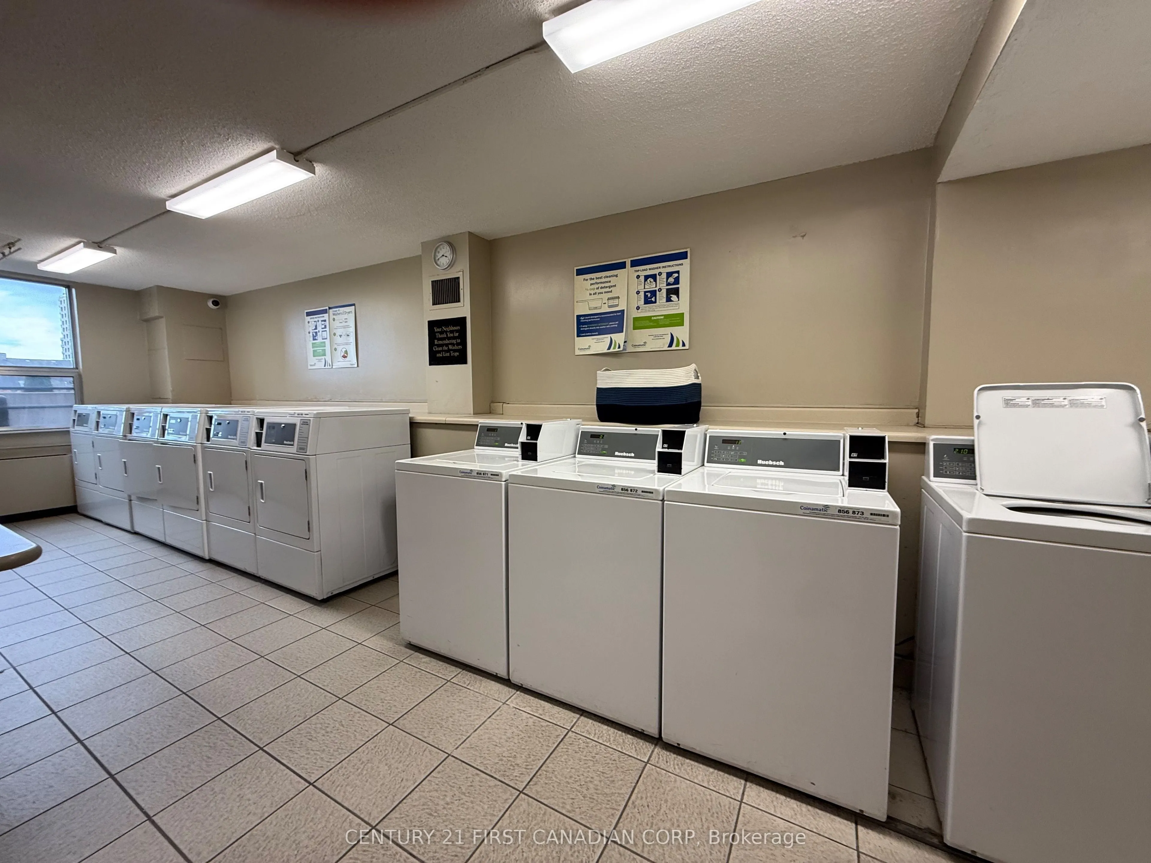 389 Dundas Street S, #2405