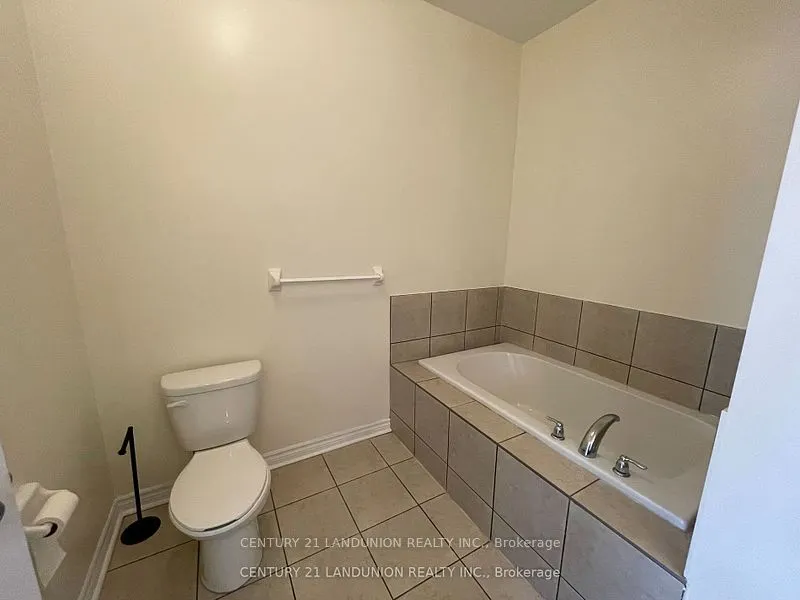 516 Baldwin Crescent