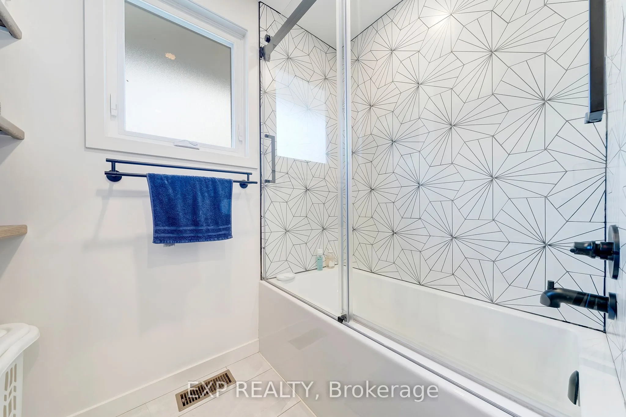 44 Royal Orchard Crescent