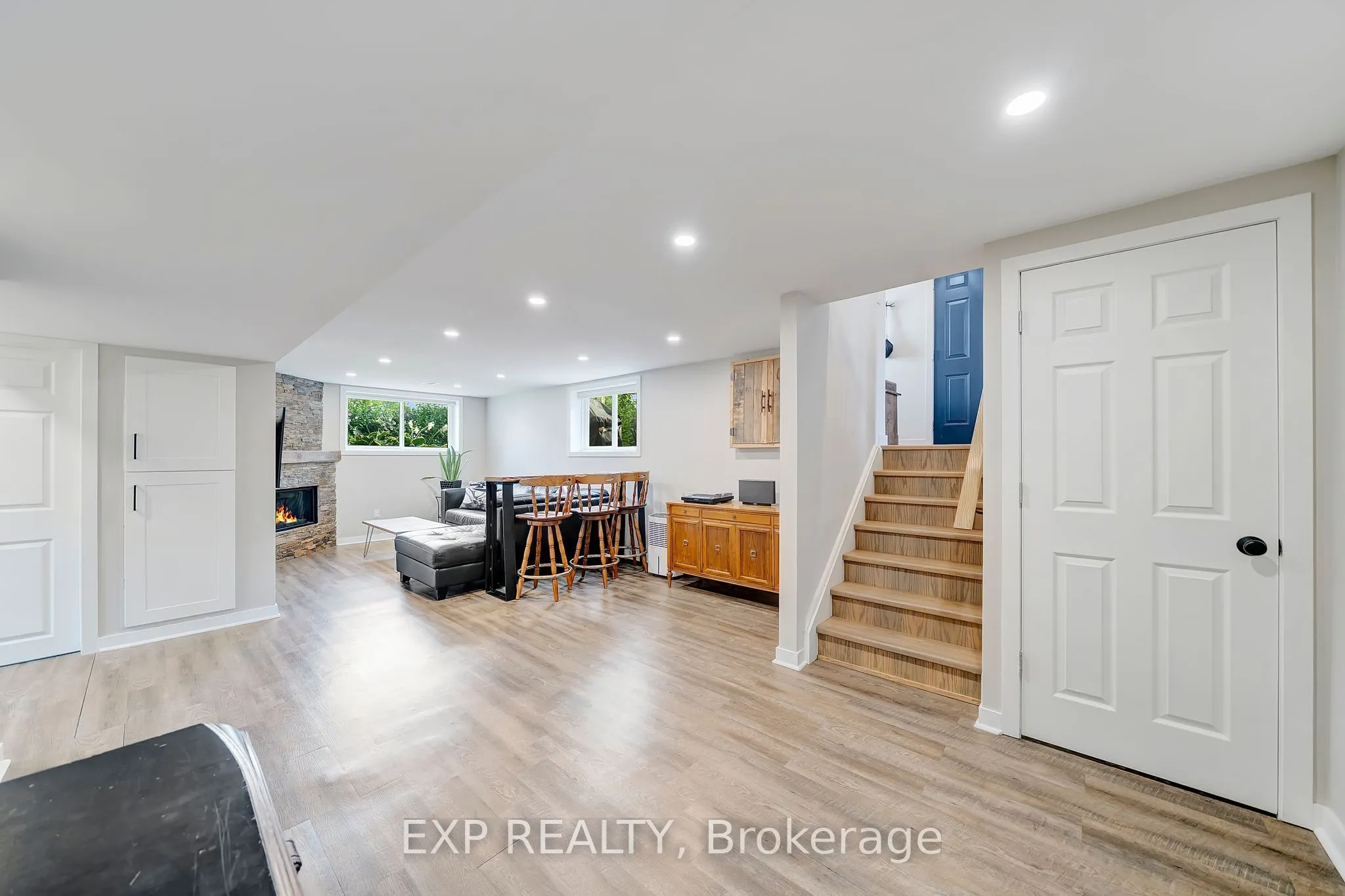 44 Royal Orchard Crescent