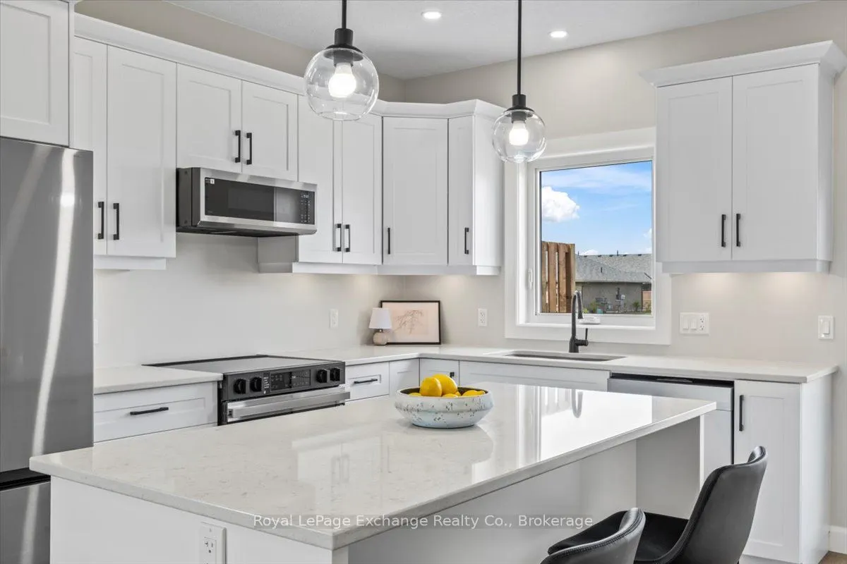 1071 Waterloo Street N, #50