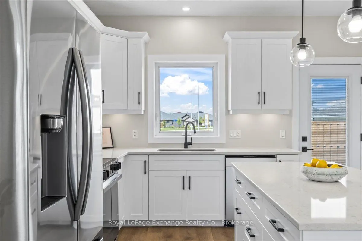 1071 Waterloo Street N, #50