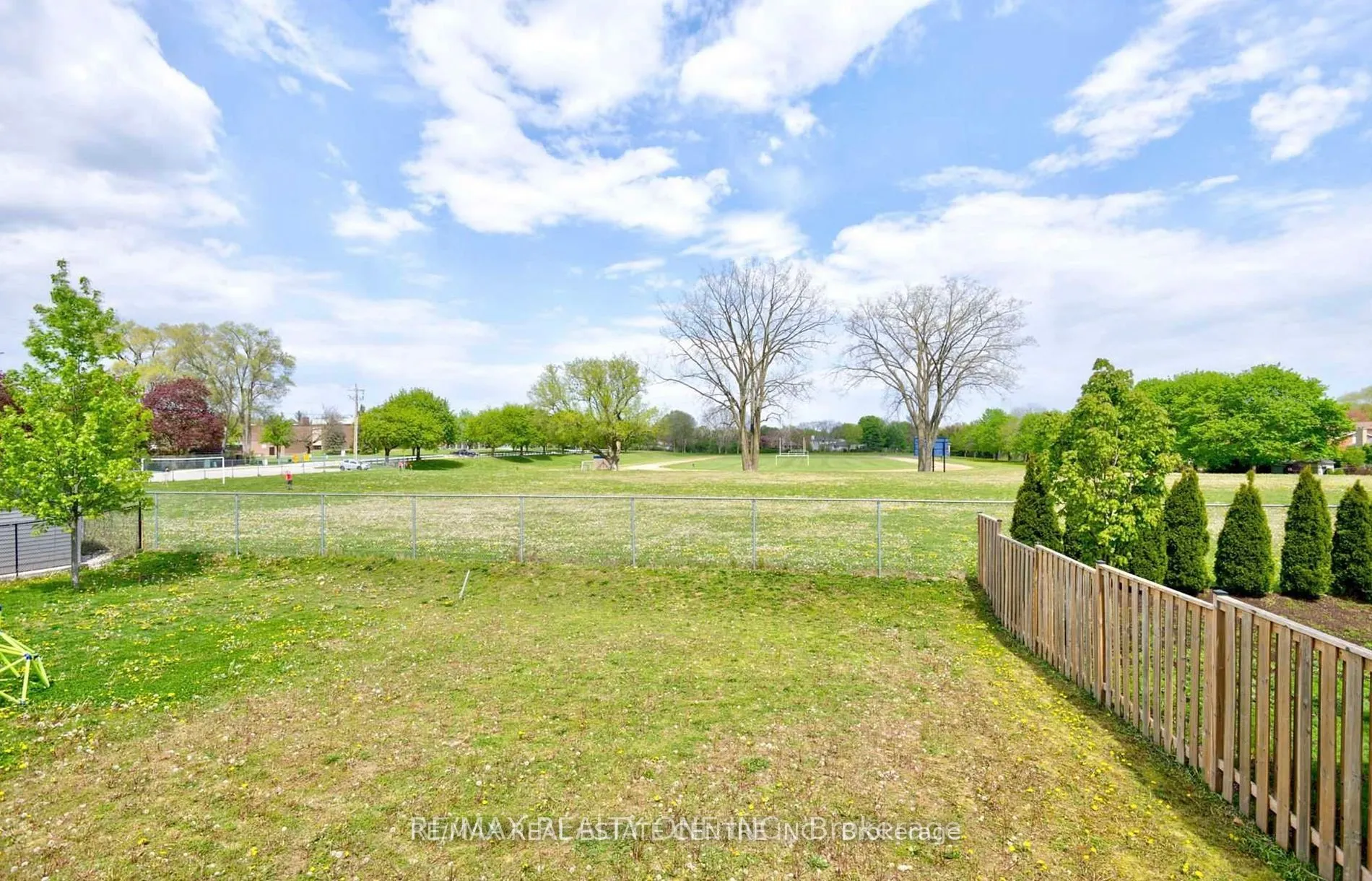 1573 Horseshoe Crescent, #Lower