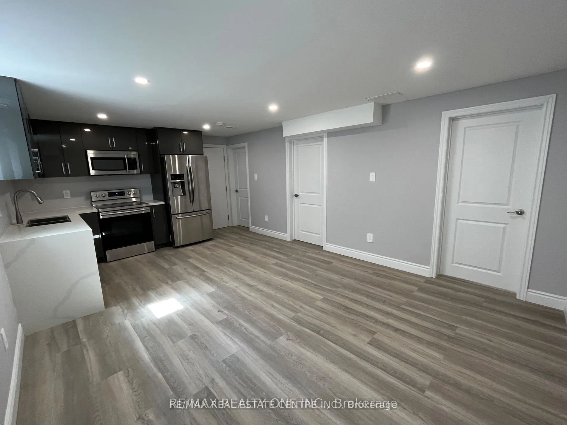 1573 Horseshoe Crescent, #Lower