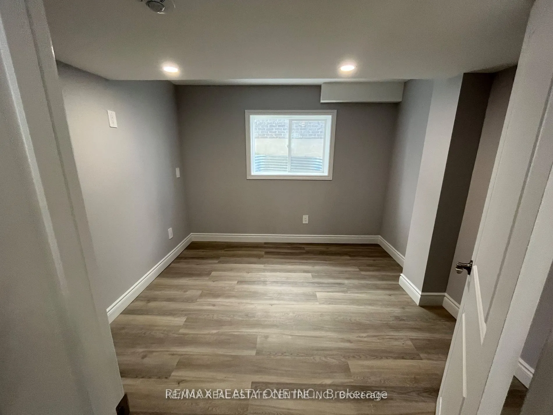 1573 Horseshoe Crescent, #Lower