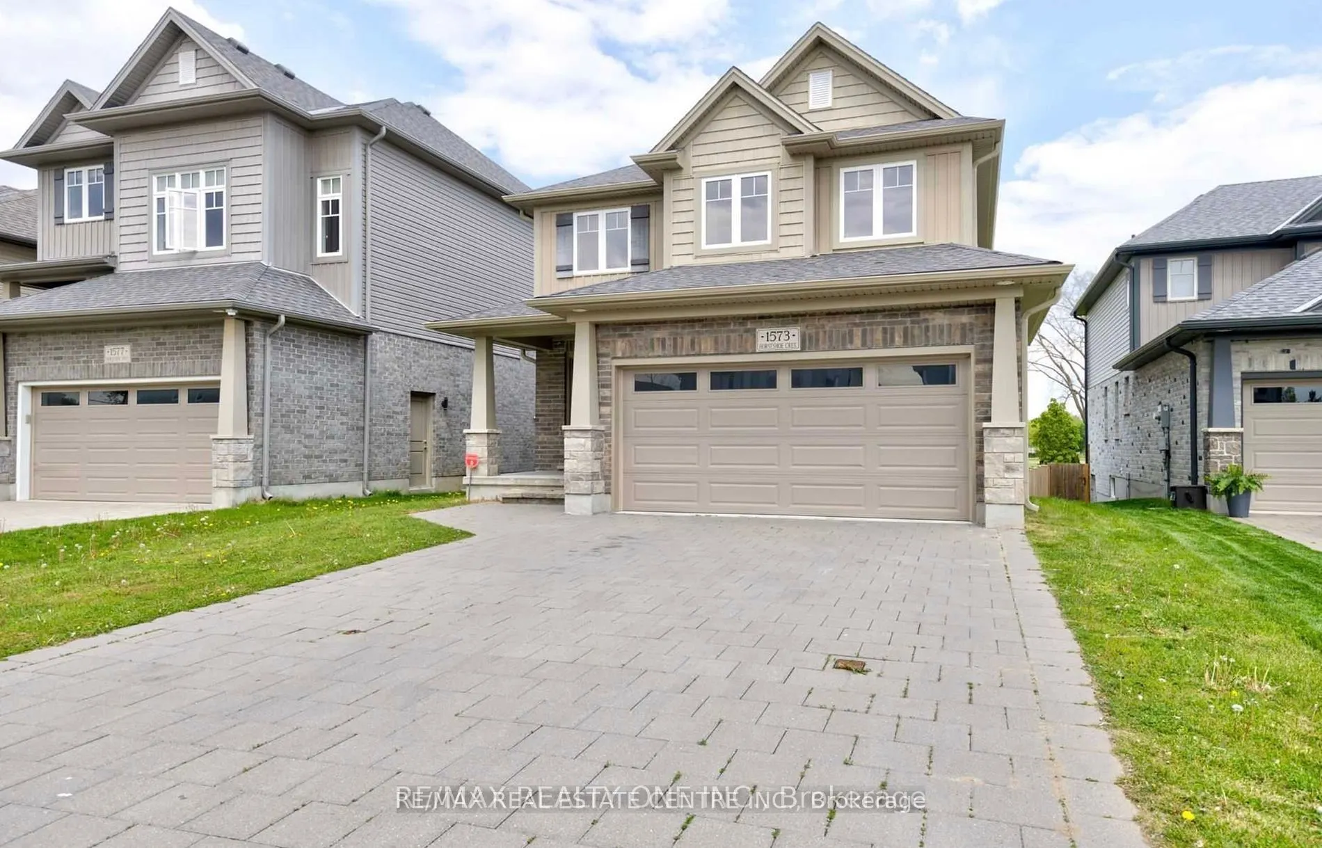 1573 Horseshoe Crescent, #Lower