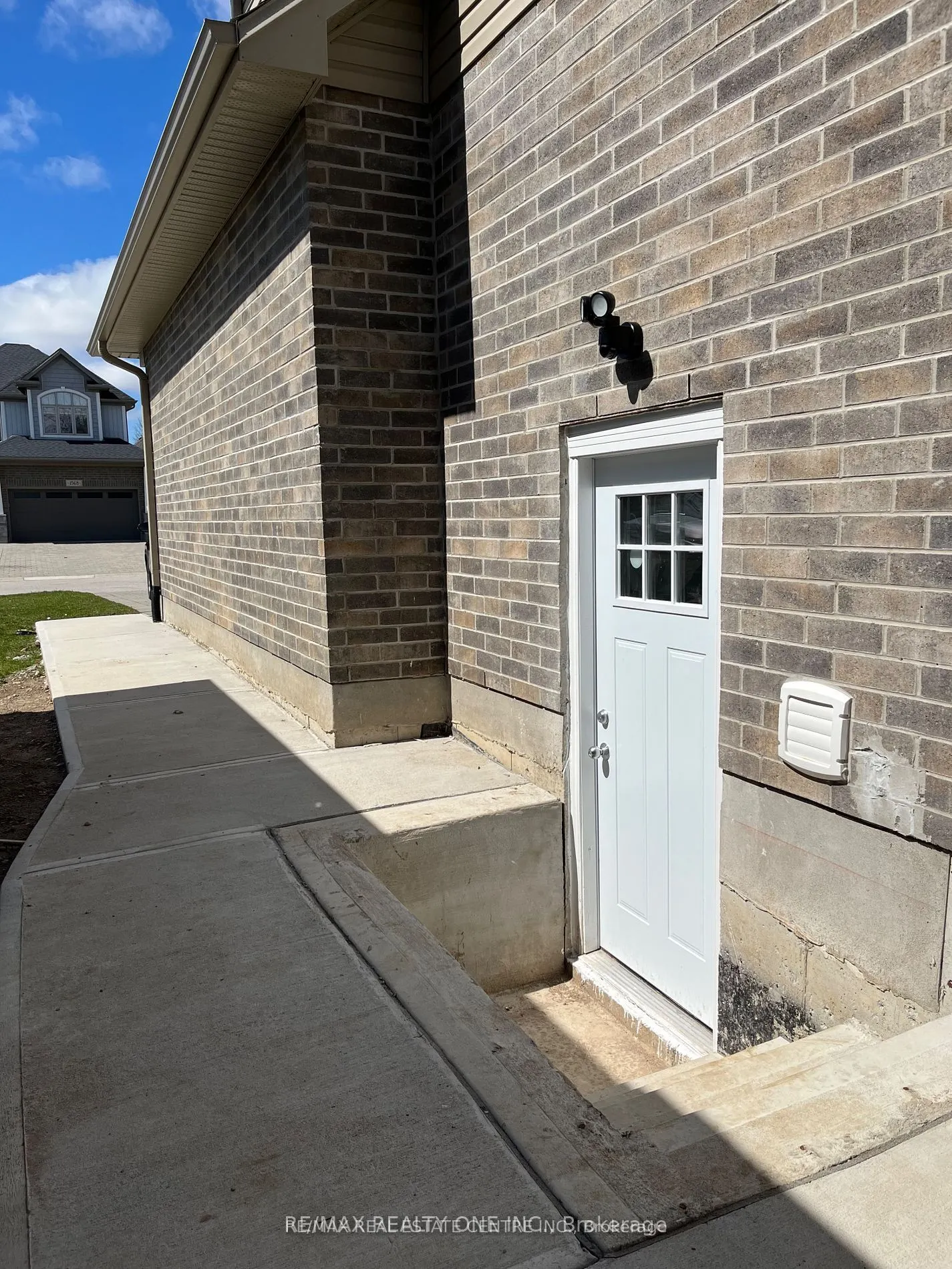 1573 Horseshoe Crescent, #Lower