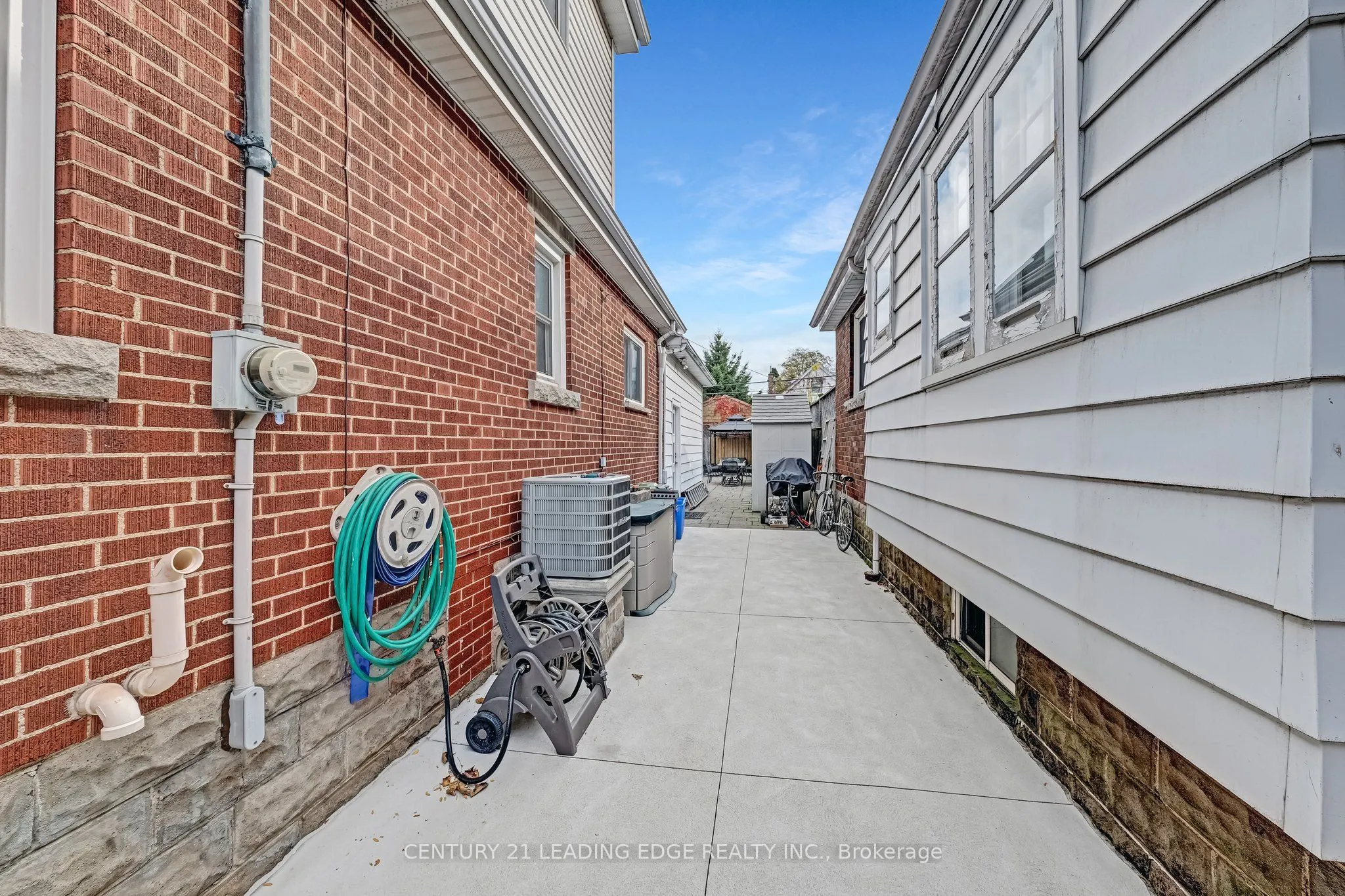 215 Wexford Avenue S