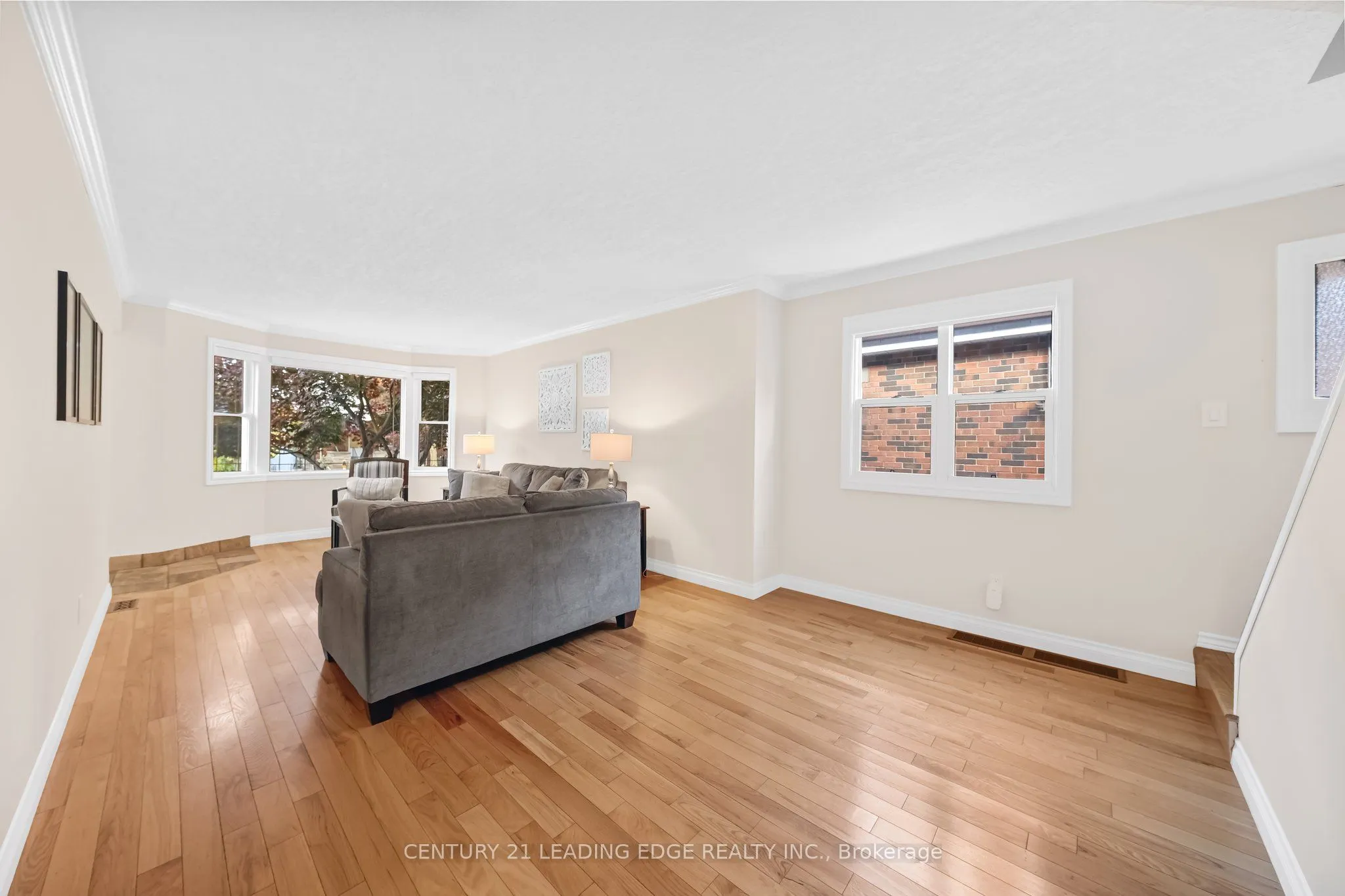 215 Wexford Avenue S