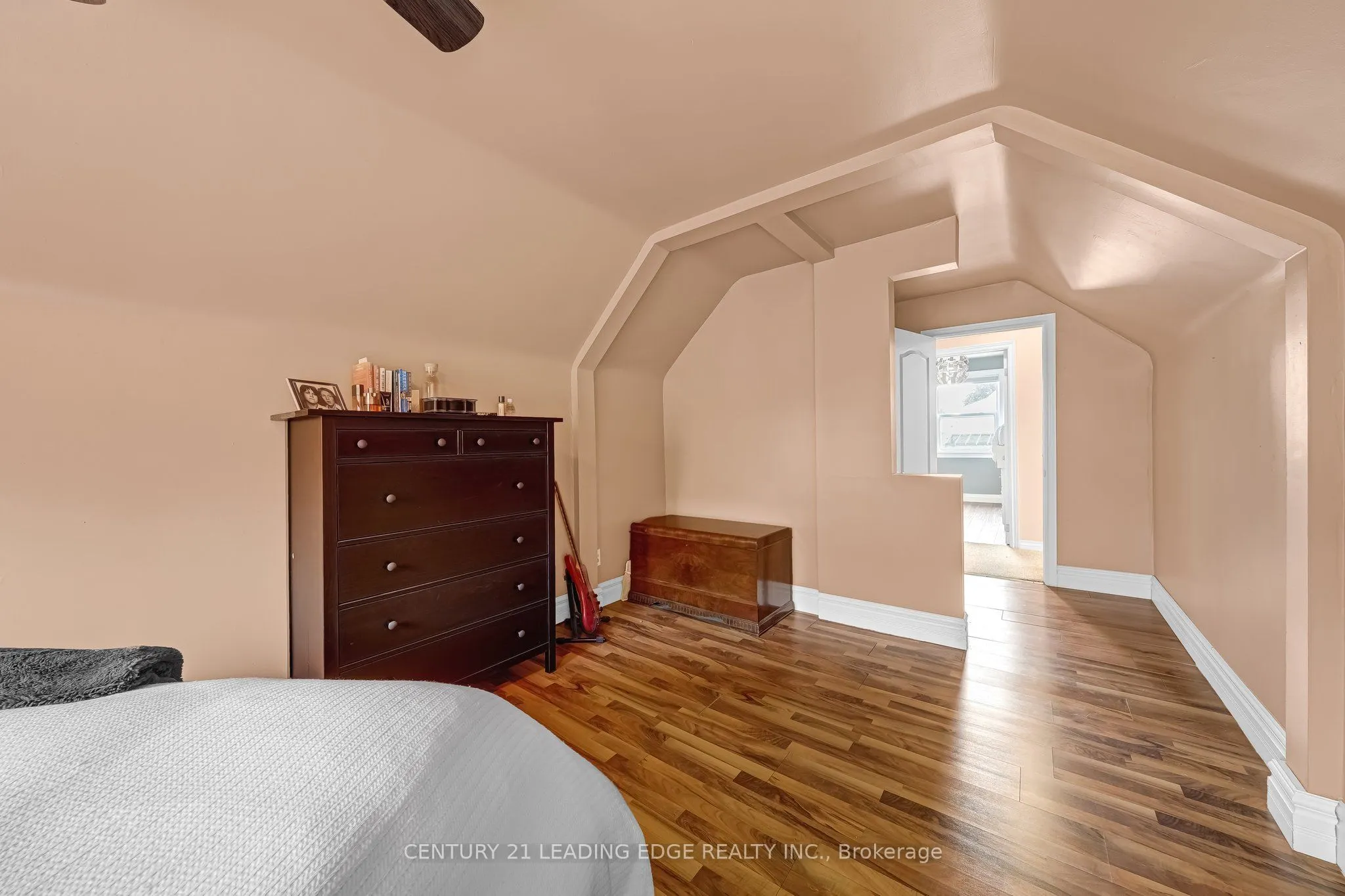 215 Wexford Avenue S