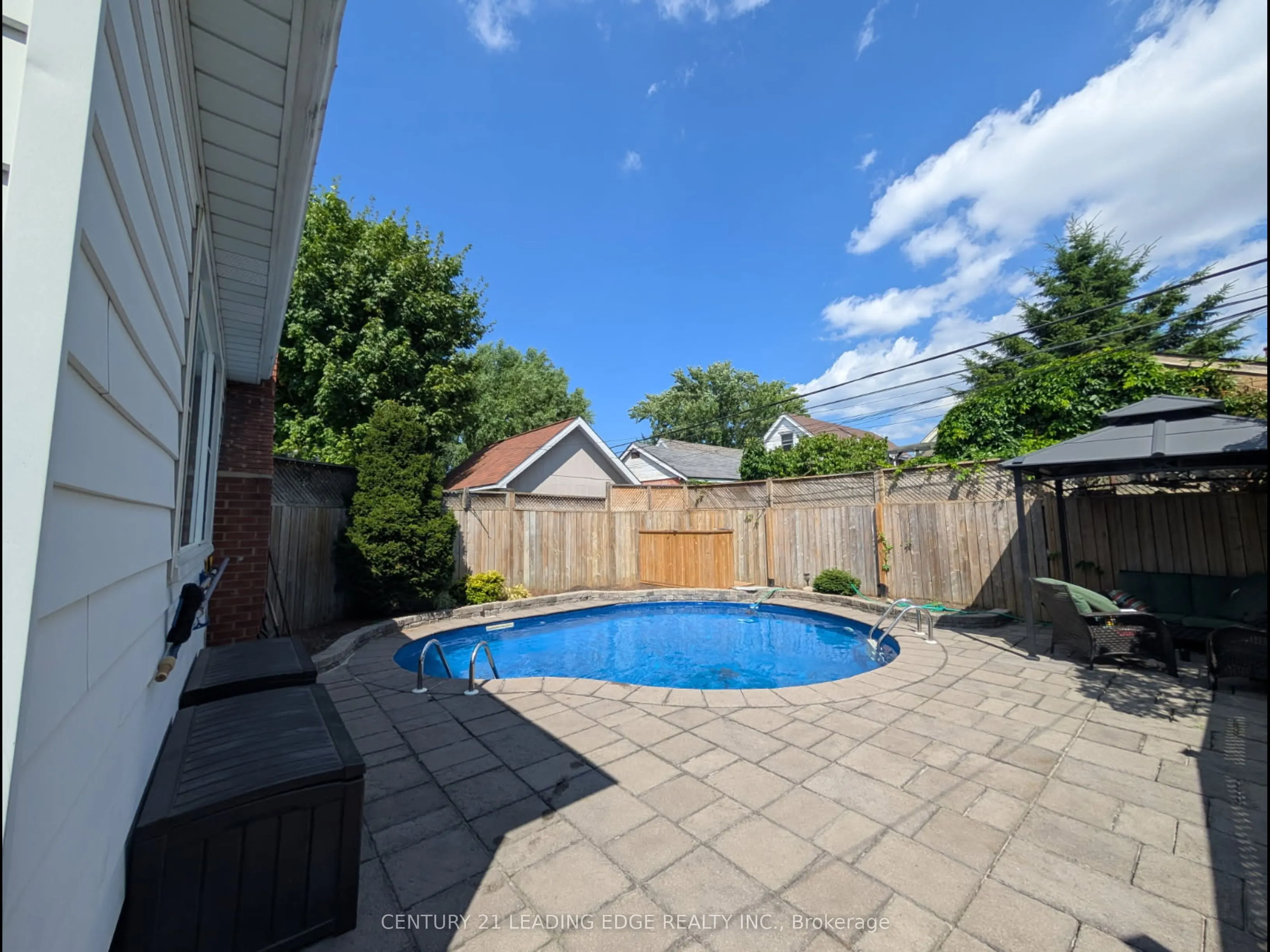 215 Wexford Avenue S