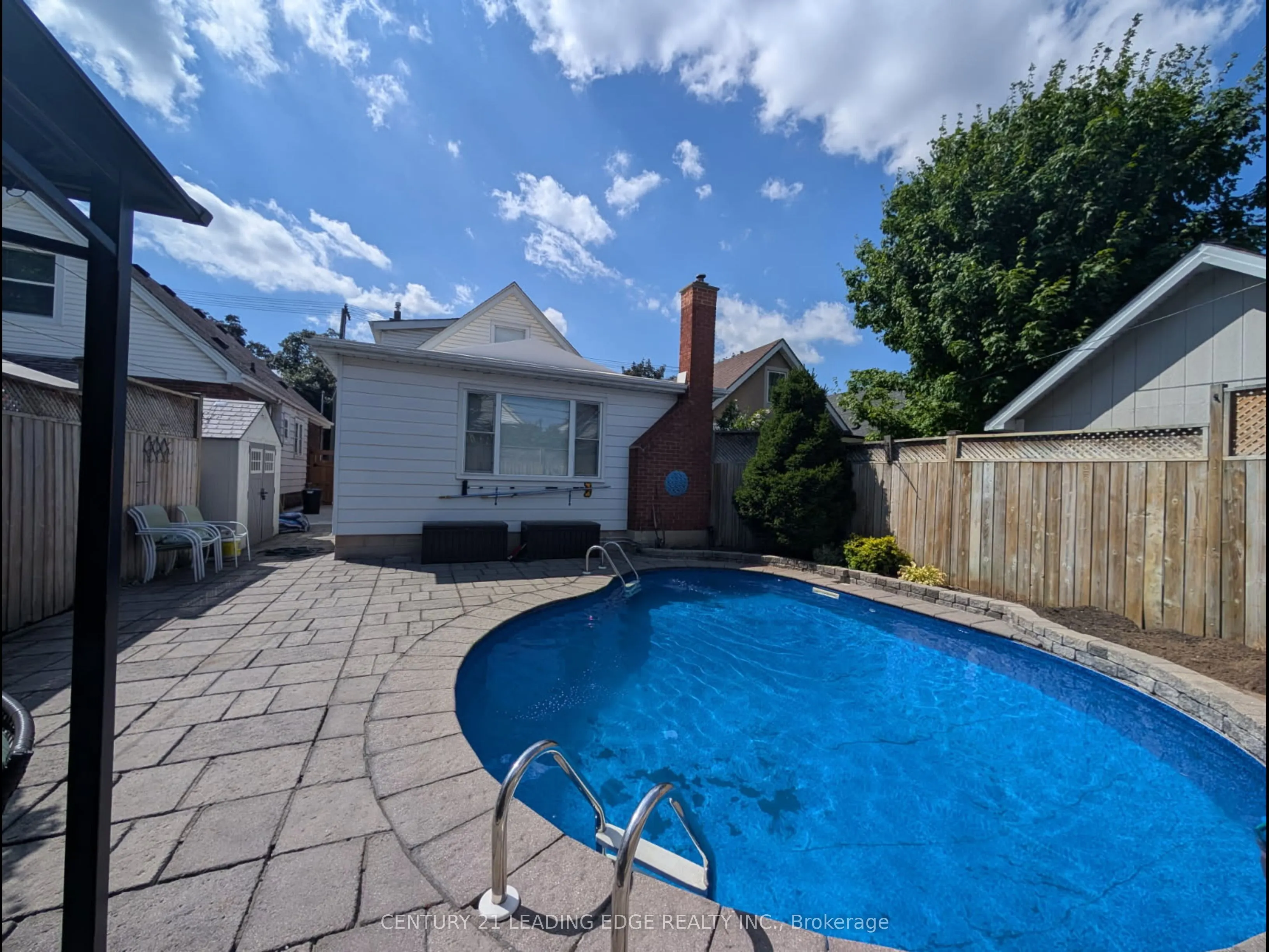 215 Wexford Avenue S