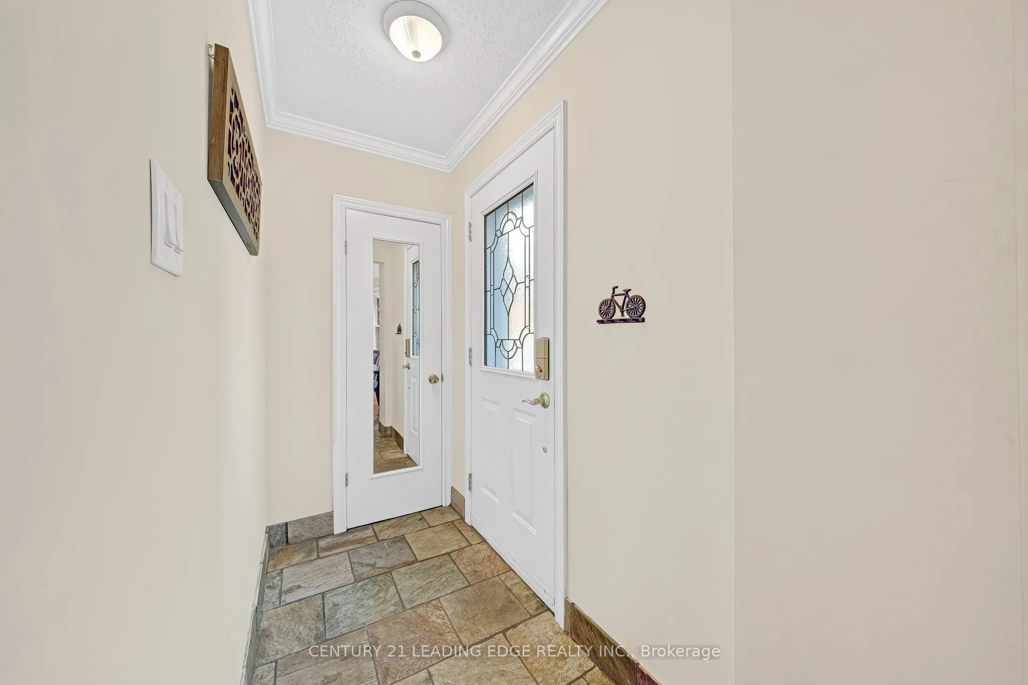 215 Wexford Avenue S