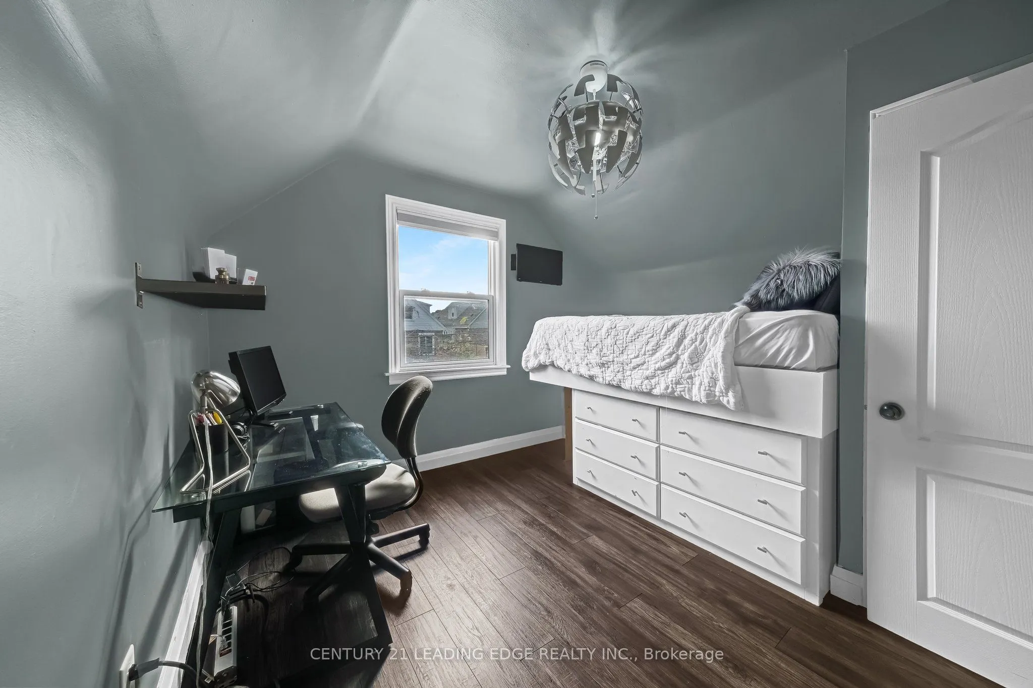 215 Wexford Avenue S